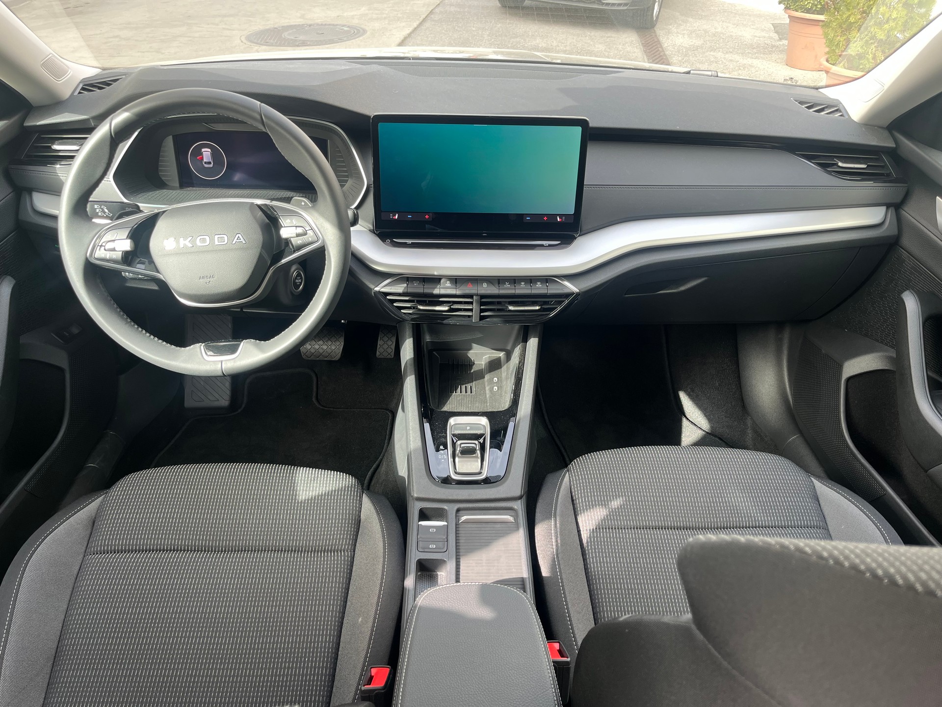 SKODA Octavia Combi 2.0 TSI DSG Selection 4x4-image-13