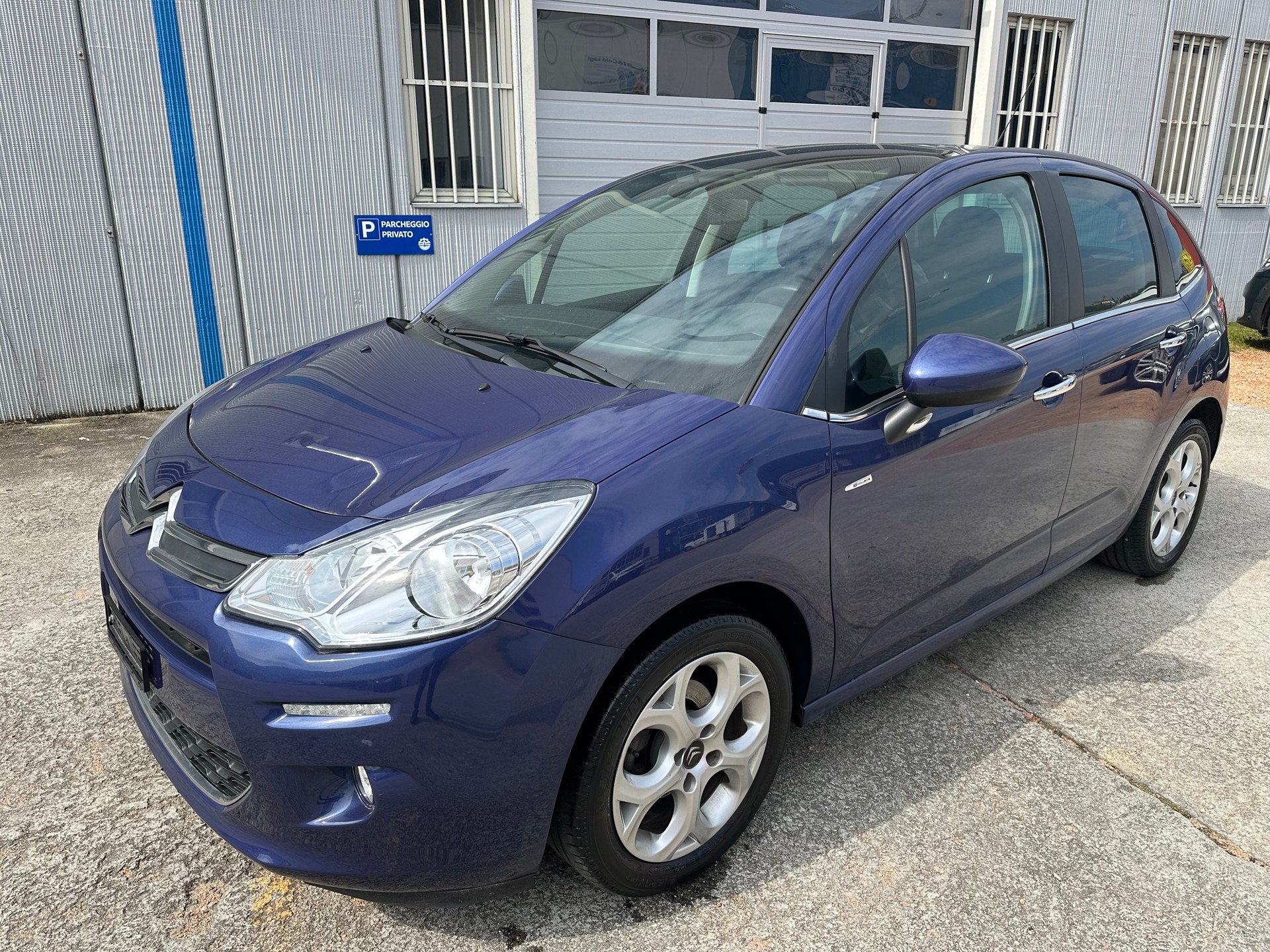 CITROEN C3 1.2i Exclusive-image-1