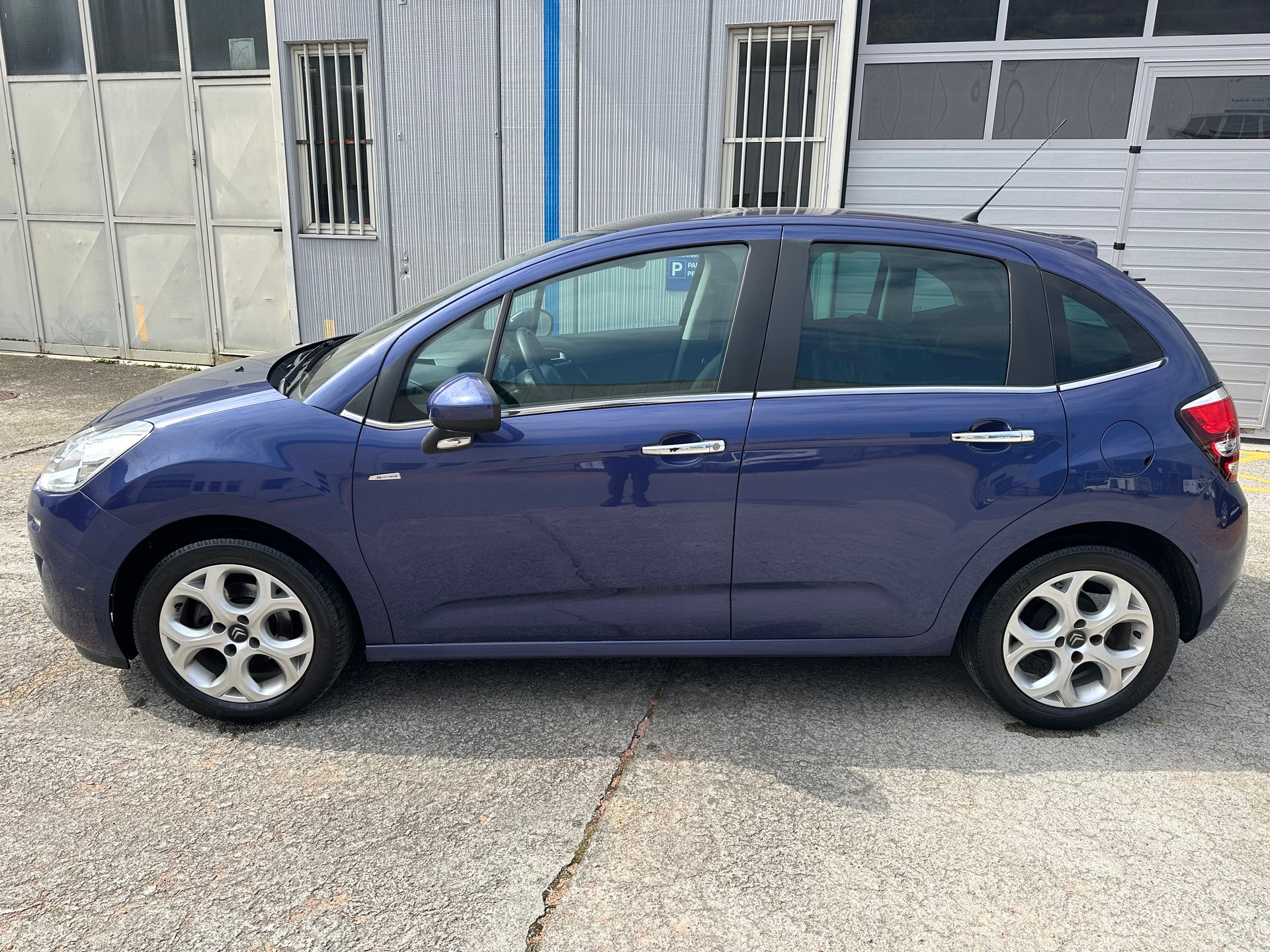 CITROEN C3 1.2i Exclusive-image-5