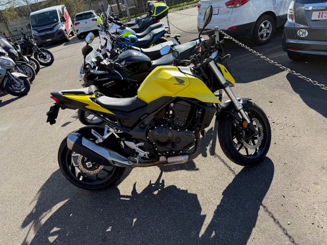 HONDA CB 750 Hornet (35kW)-image-3