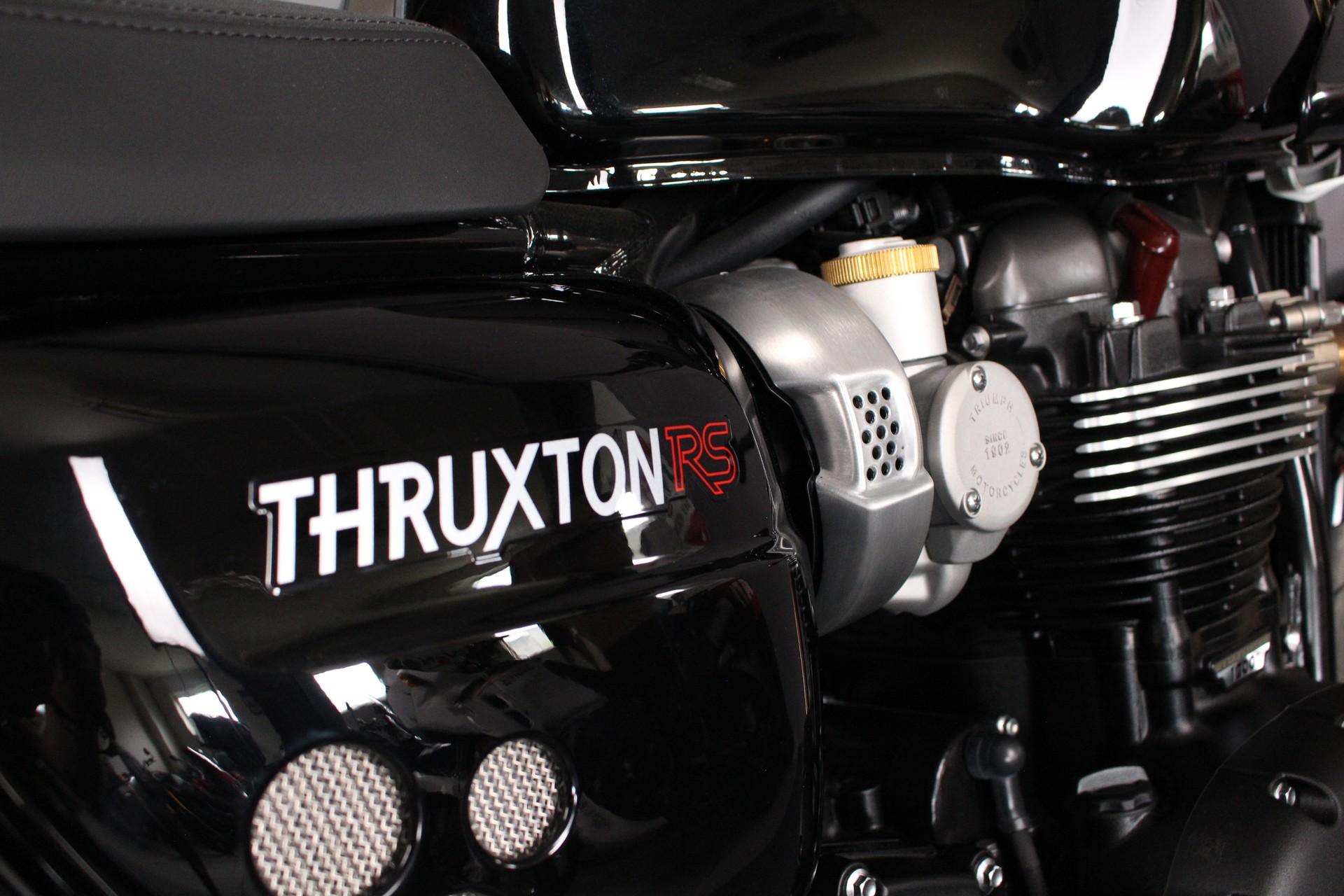 TRIUMPH Thruxton 1200 i RS Special Edition-image-9