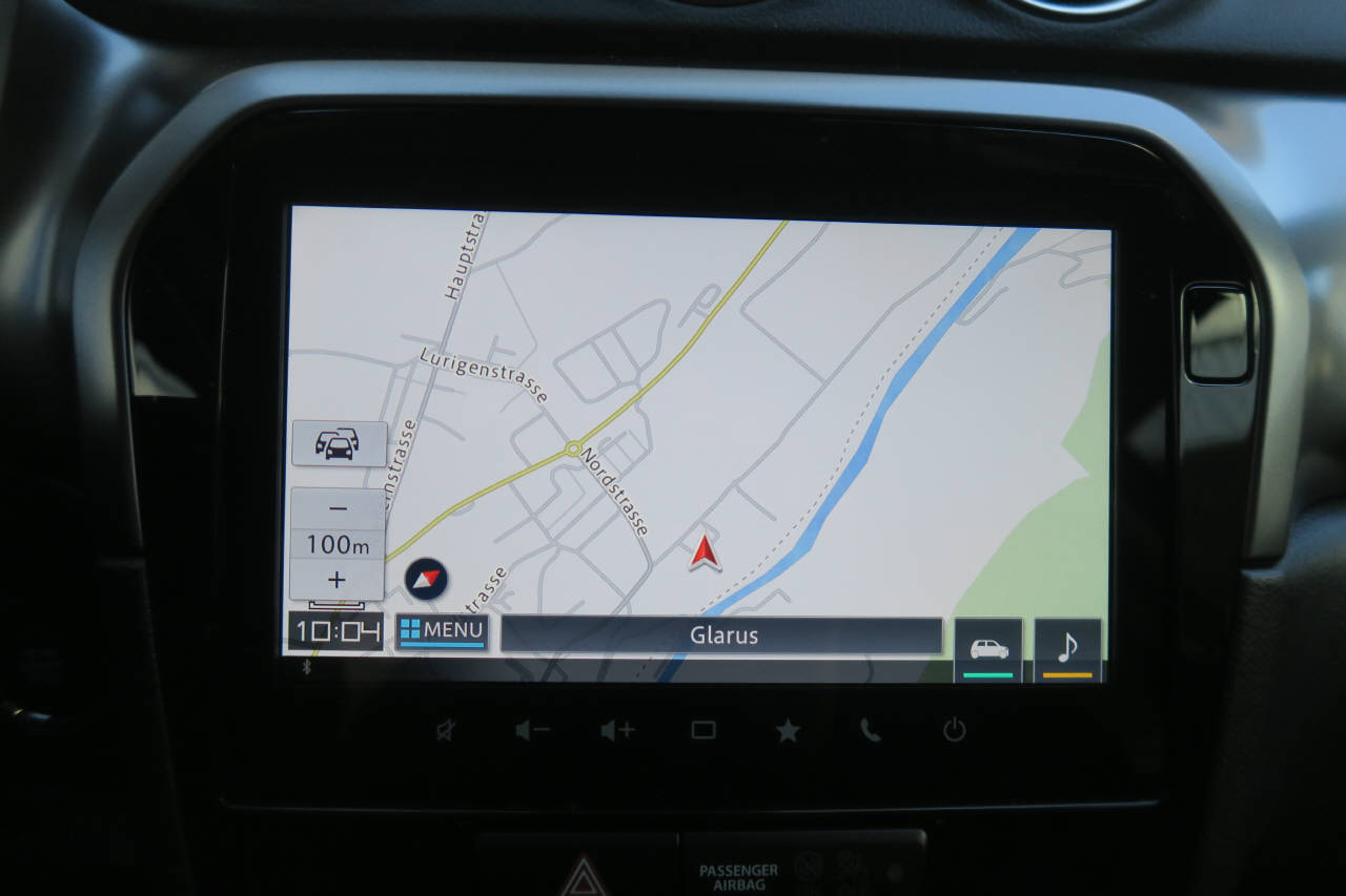 SUZUKI Vitara 1.4 T Sakura Hybrid 4x4-image-9