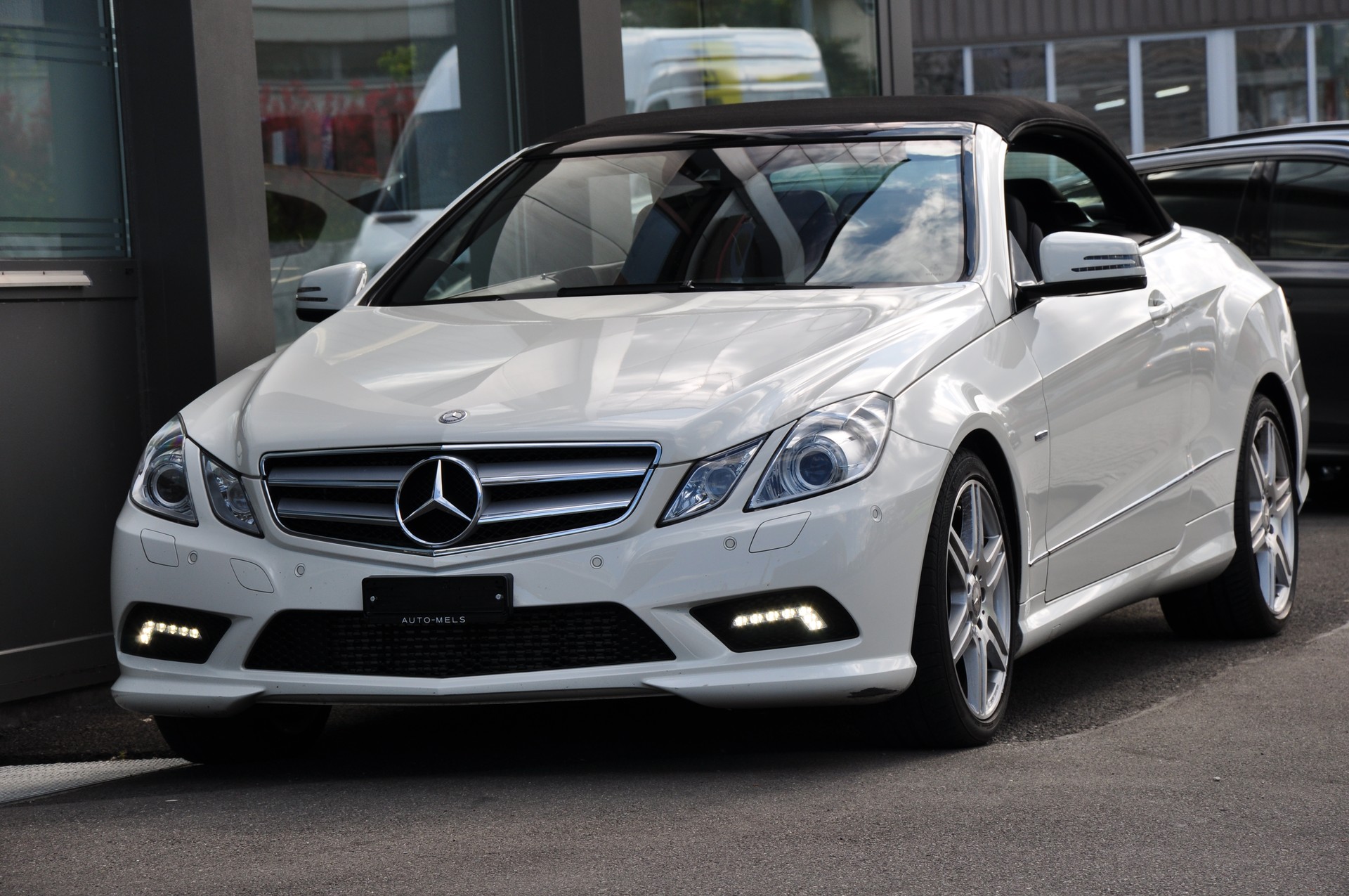 MERCEDES-BENZ E 250 CGI BlueEfficiency Automatic-showroom-element-3
