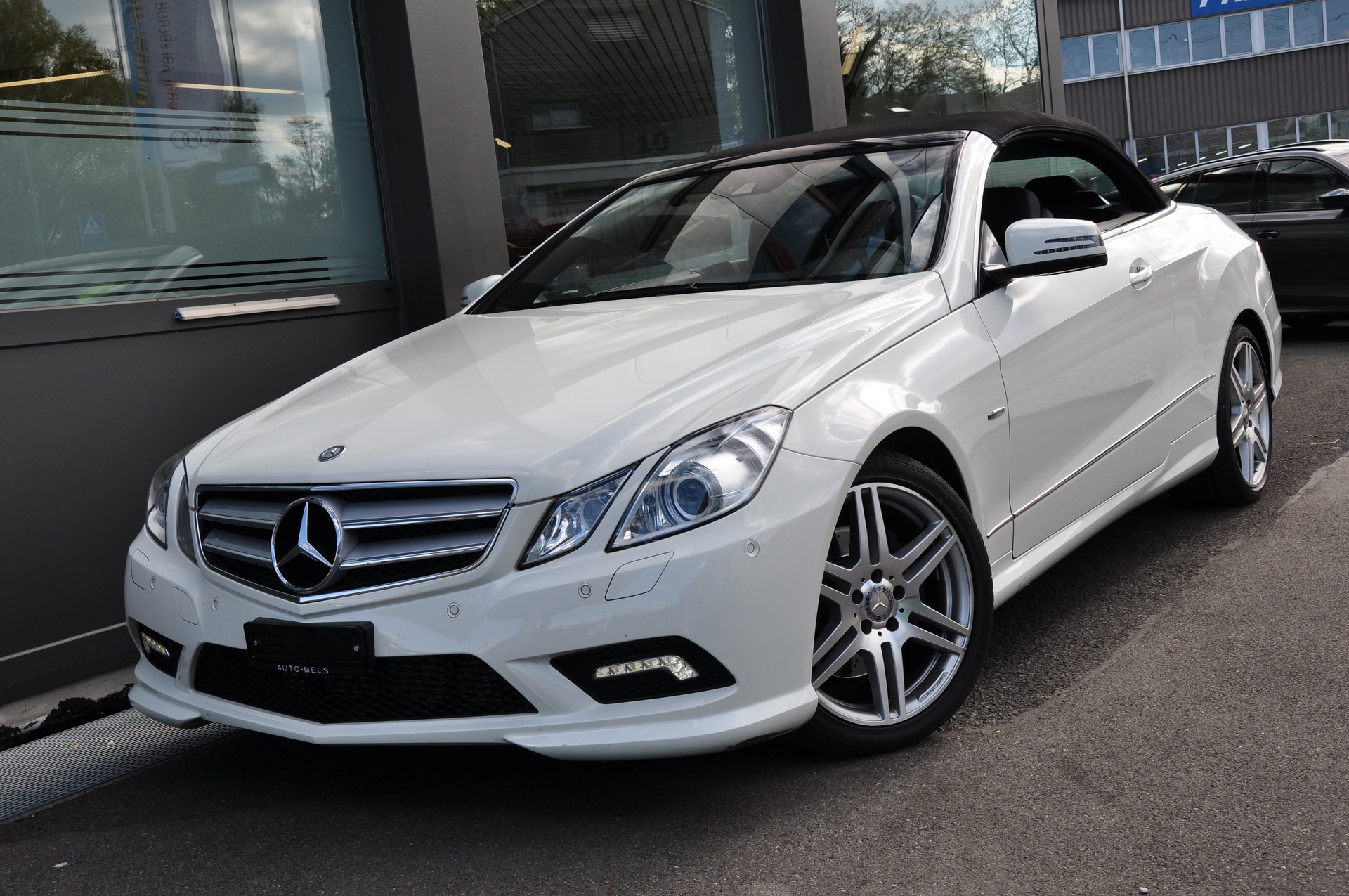MERCEDES-BENZ E 250 CGI BlueEfficiency Automatic-showroom-element-2