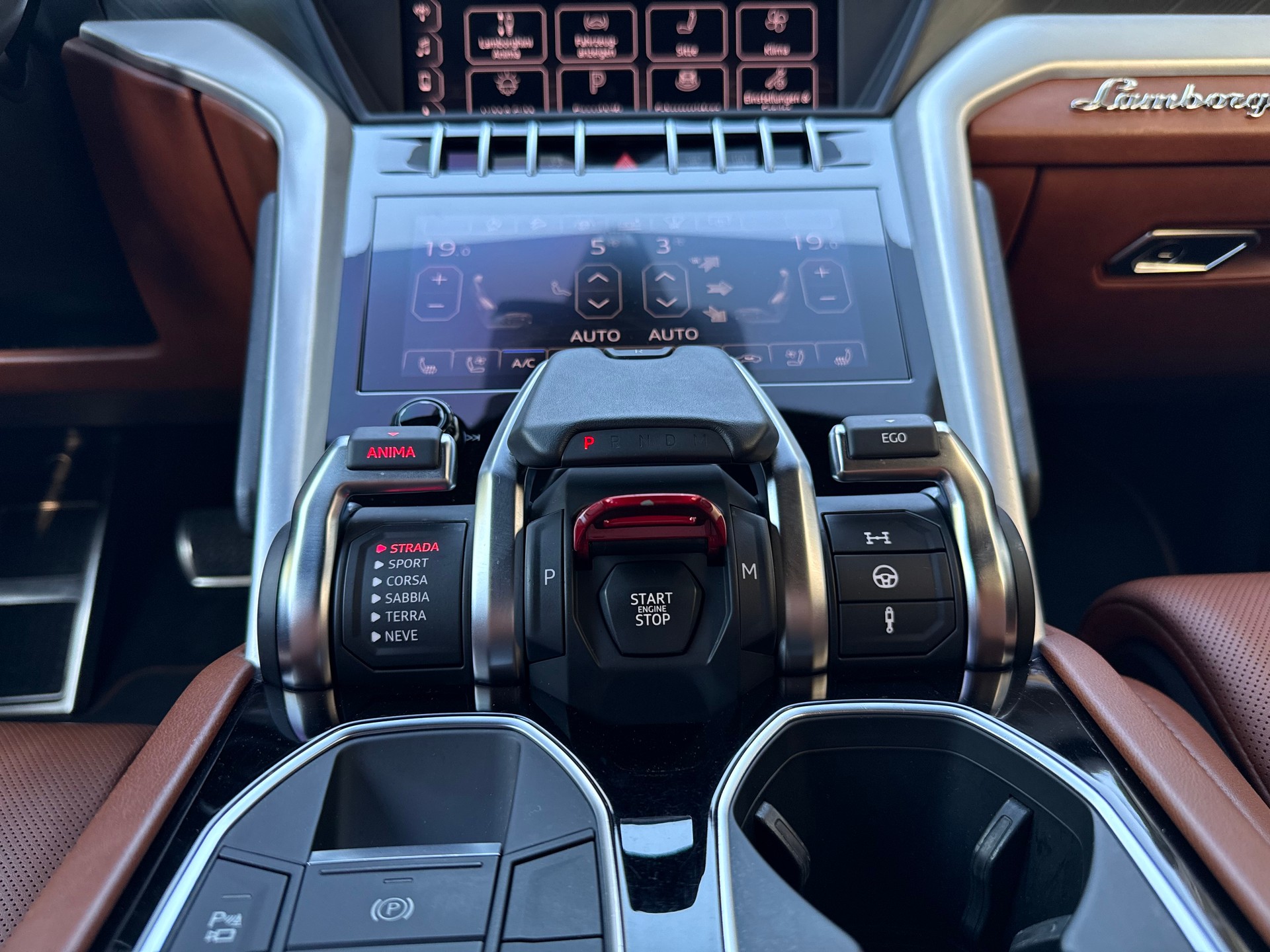 LAMBORGHINI Urus E-Gear-image-7