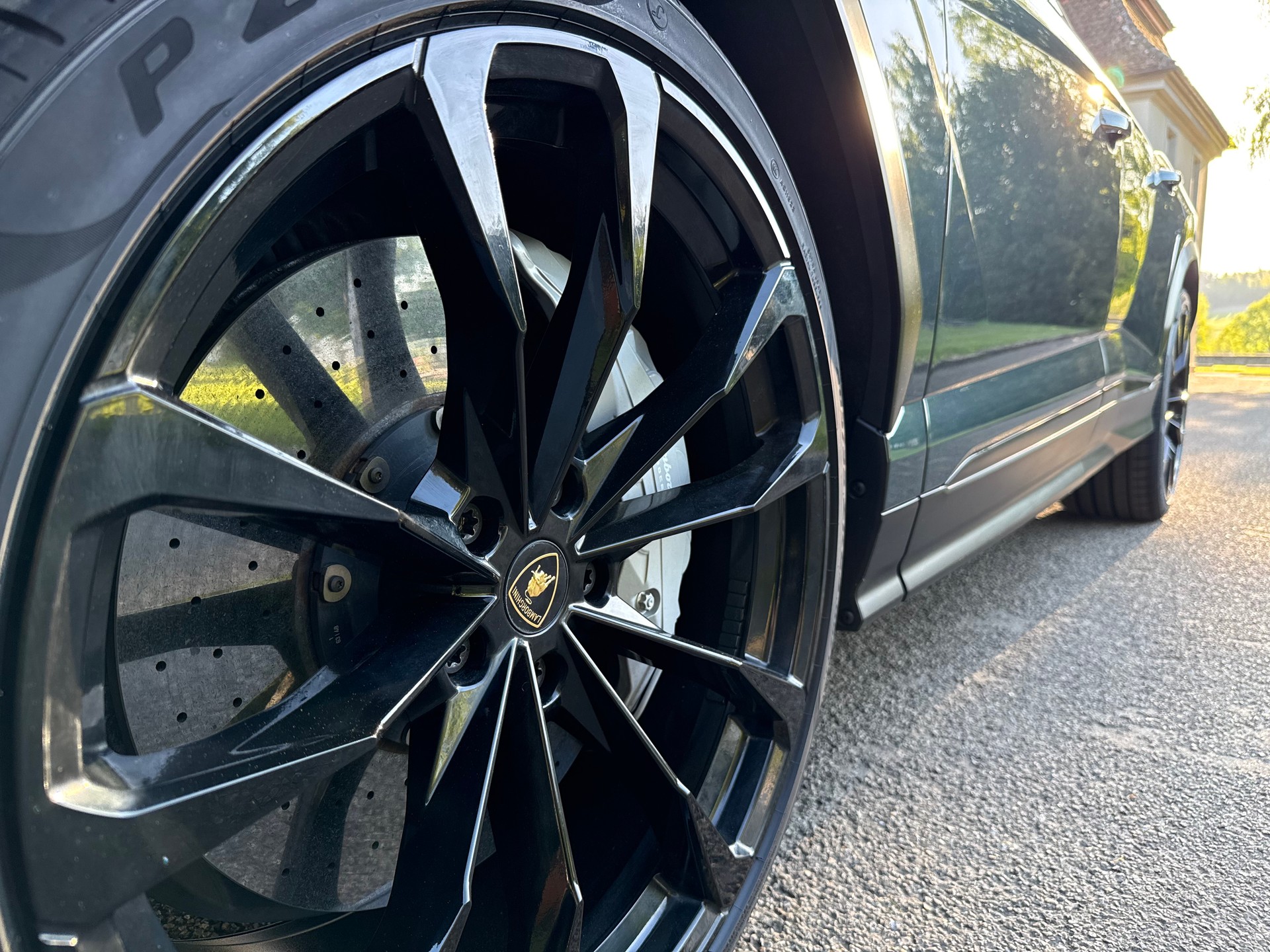 LAMBORGHINI Urus E-Gear-image-4