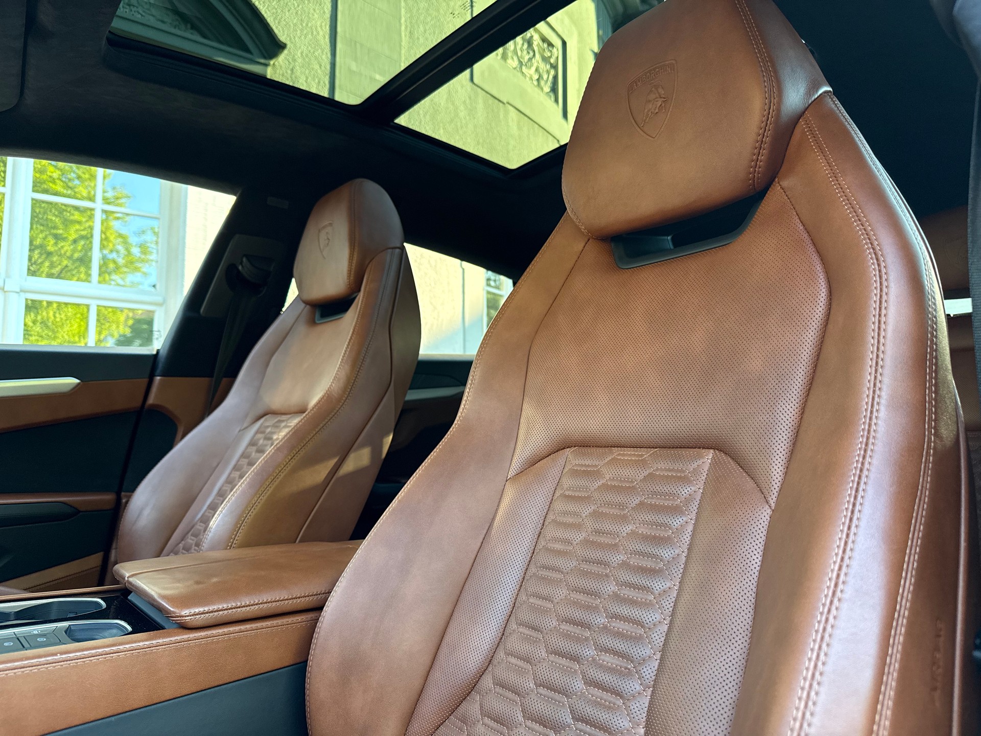 LAMBORGHINI Urus E-Gear-image-11