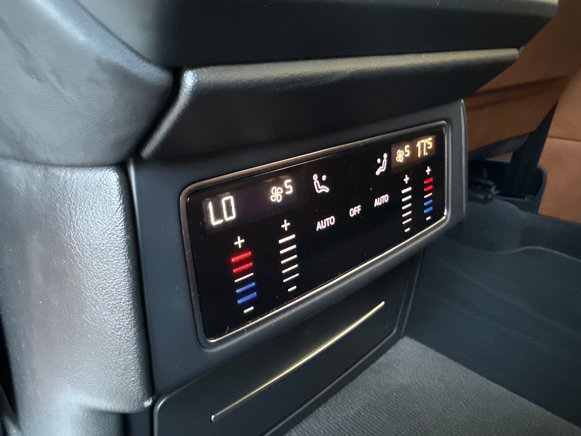 LAMBORGHINI Urus E-Gear-image-9