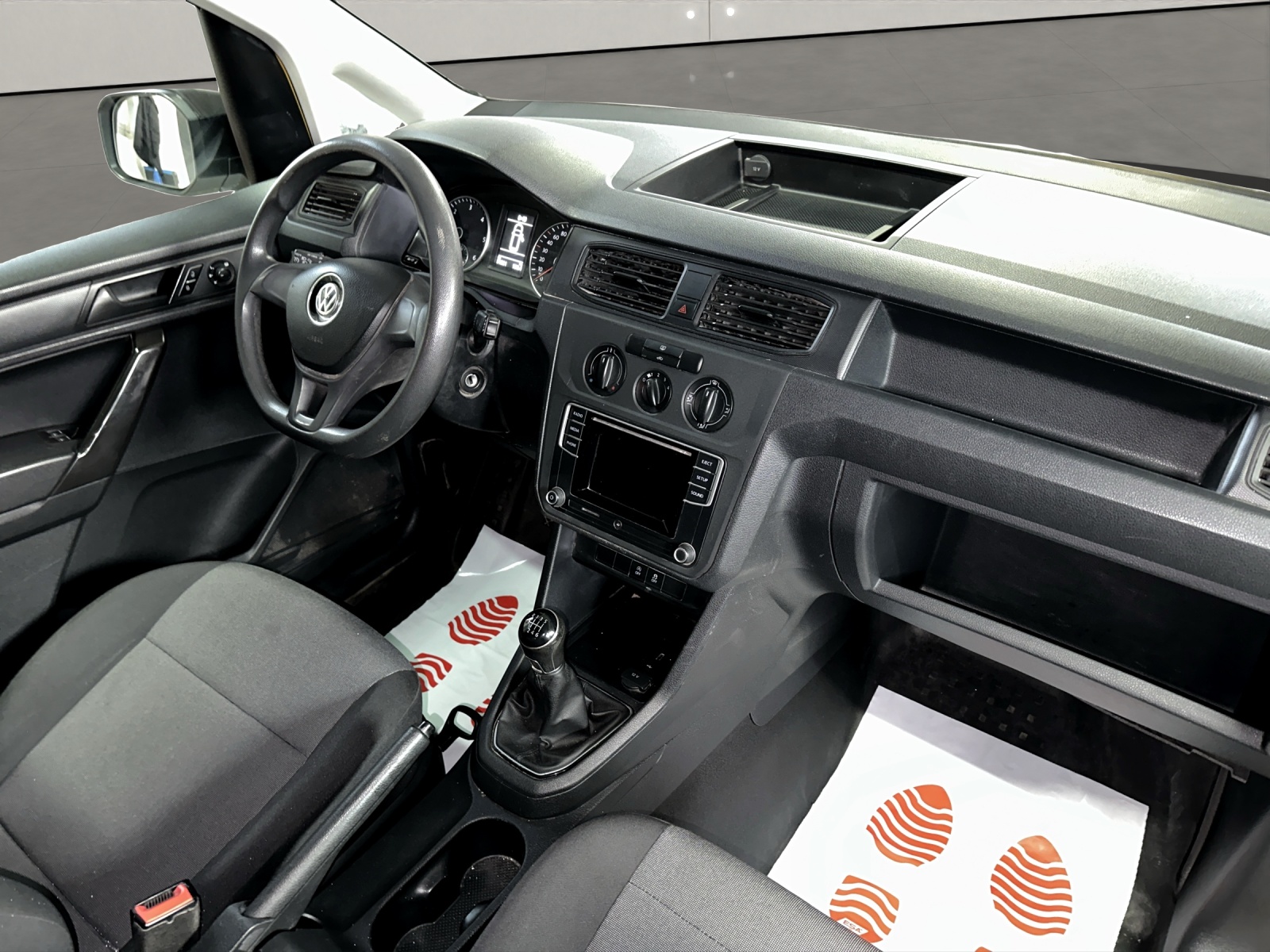 VW Caddy 1.0TSI BlueMotion Technology-image-11