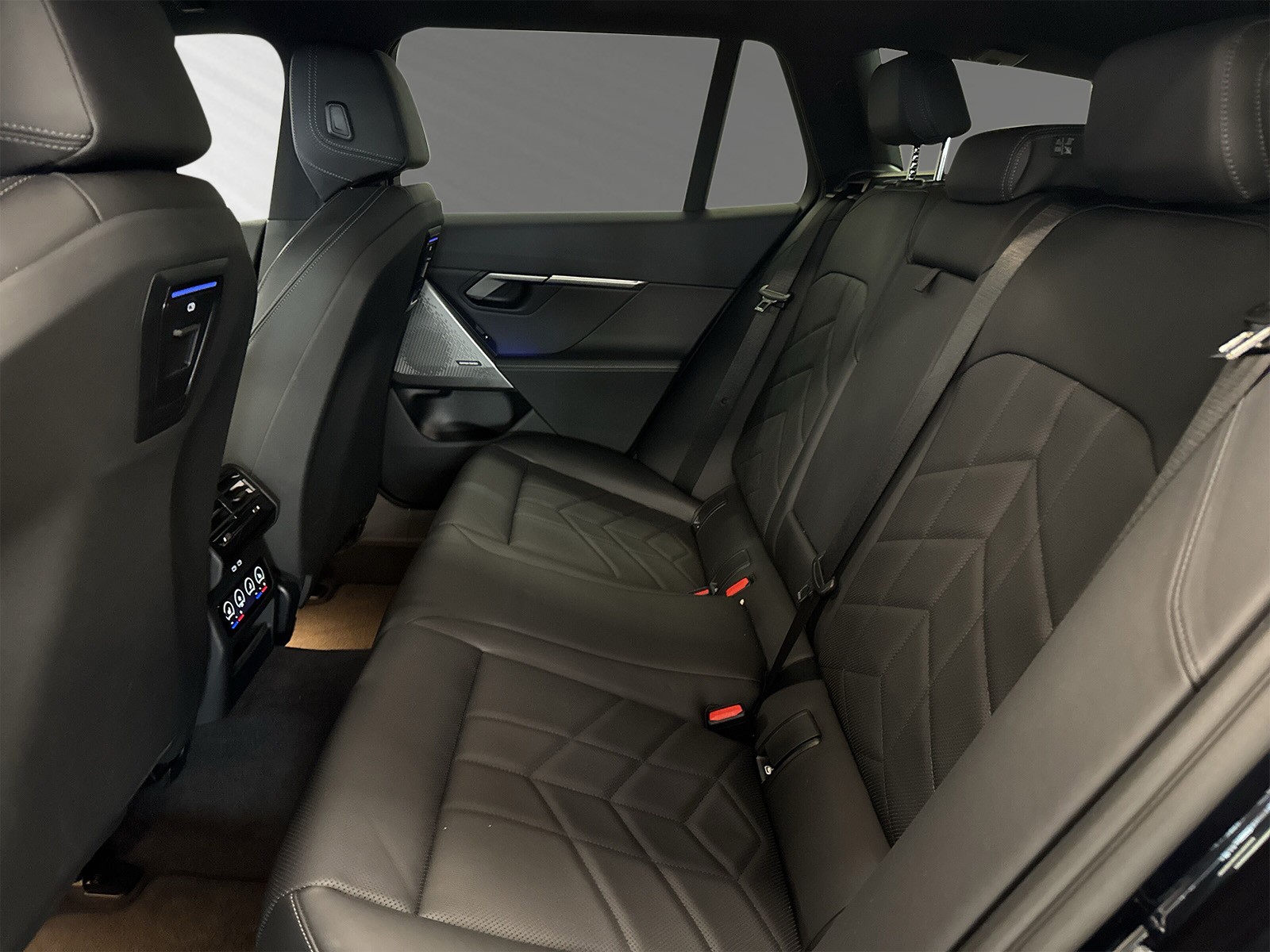 BMW 520d xDrive 48V Touring M Sport Steptronic-image-6