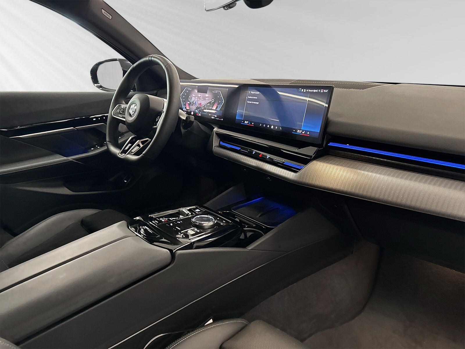 BMW 520d xDrive 48V Touring M Sport Steptronic-image-4