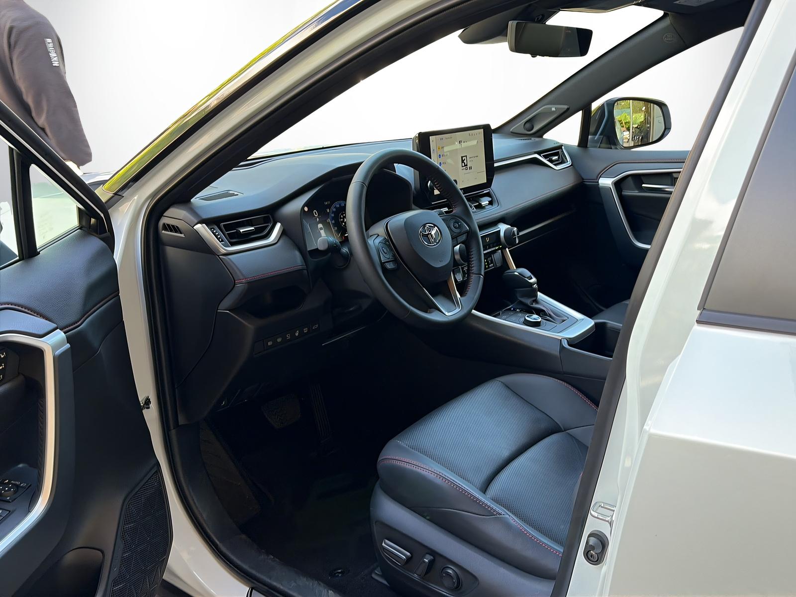 TOYOTA RAV4 2.5 Plug-In-Hybrid Platinum-image-6