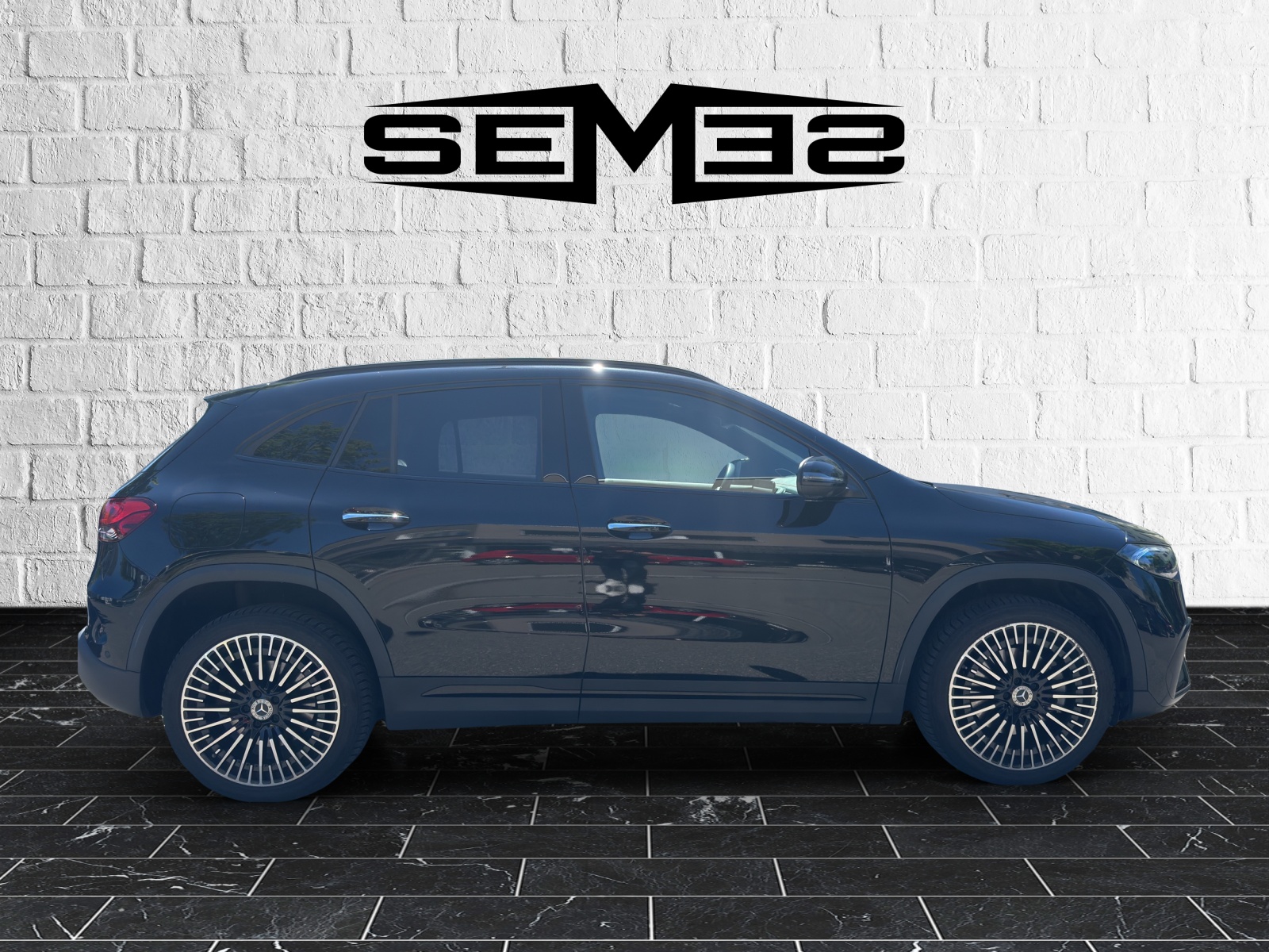 MERCEDES-BENZ EQA 350 AMG Line 4Matic-image-5