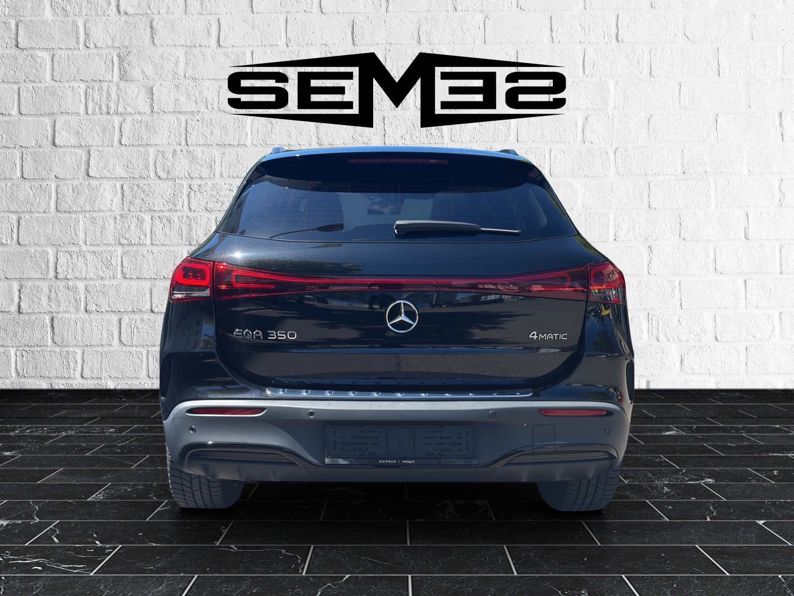 MERCEDES-BENZ EQA 350 AMG Line 4Matic-showroom-element-3