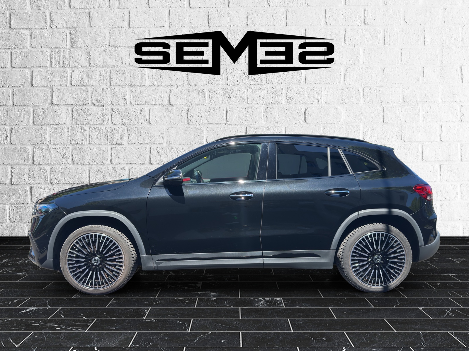 MERCEDES-BENZ EQA 350 AMG Line 4Matic-showroom-element-1