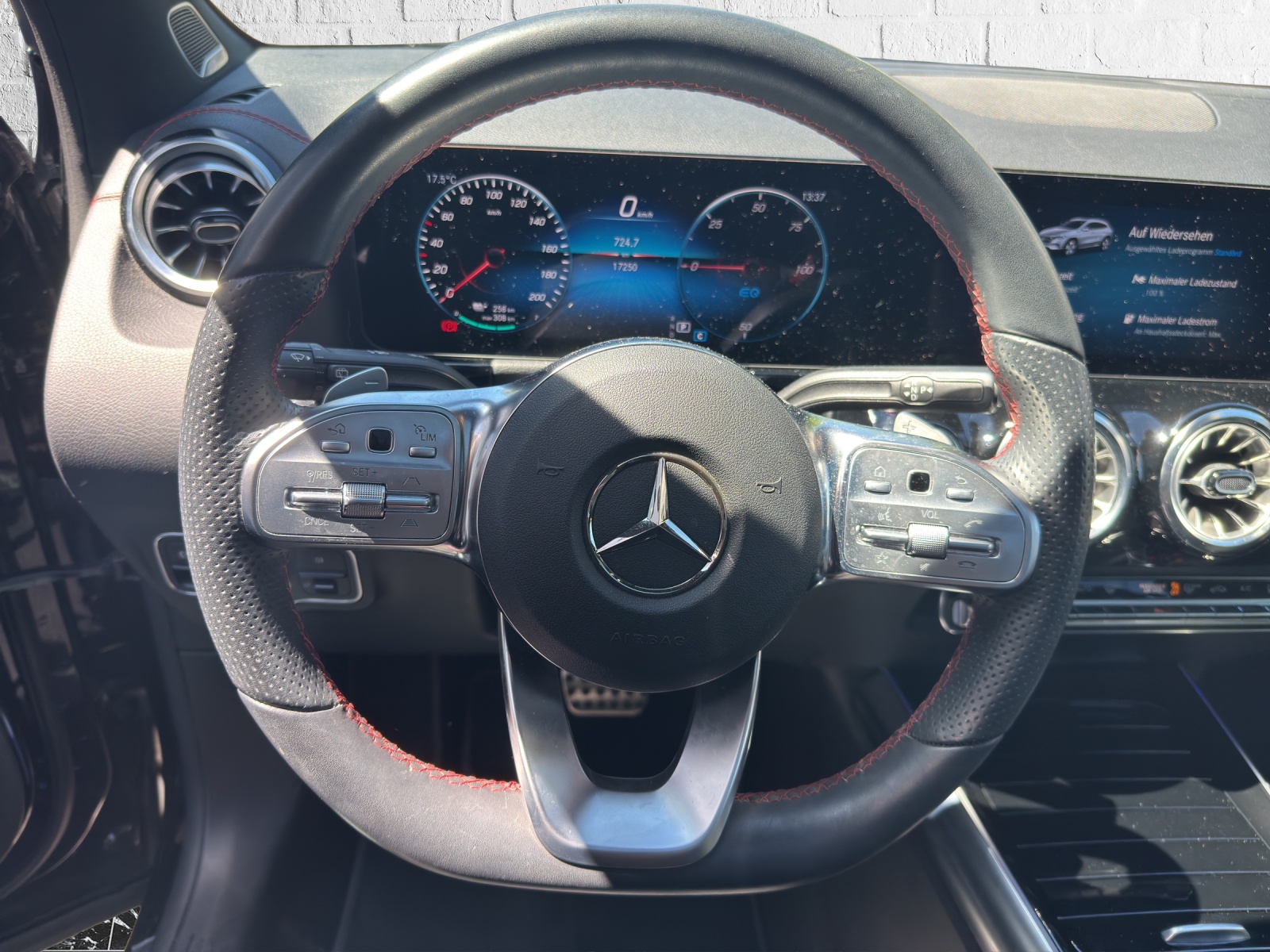MERCEDES-BENZ EQA 350 AMG Line 4Matic-image-15