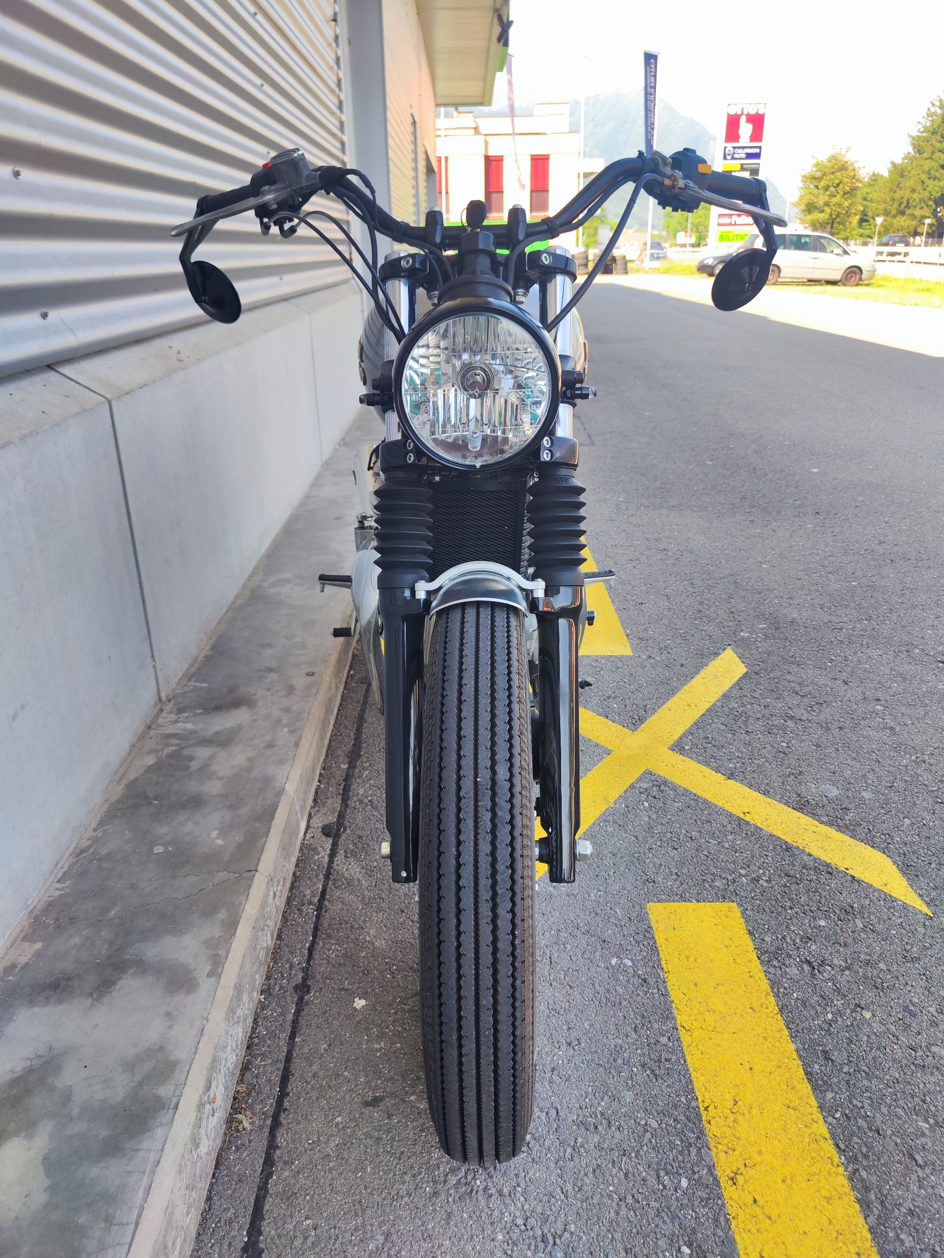 ROYAL ENFIELD Interceptor 650 Custom-image-11