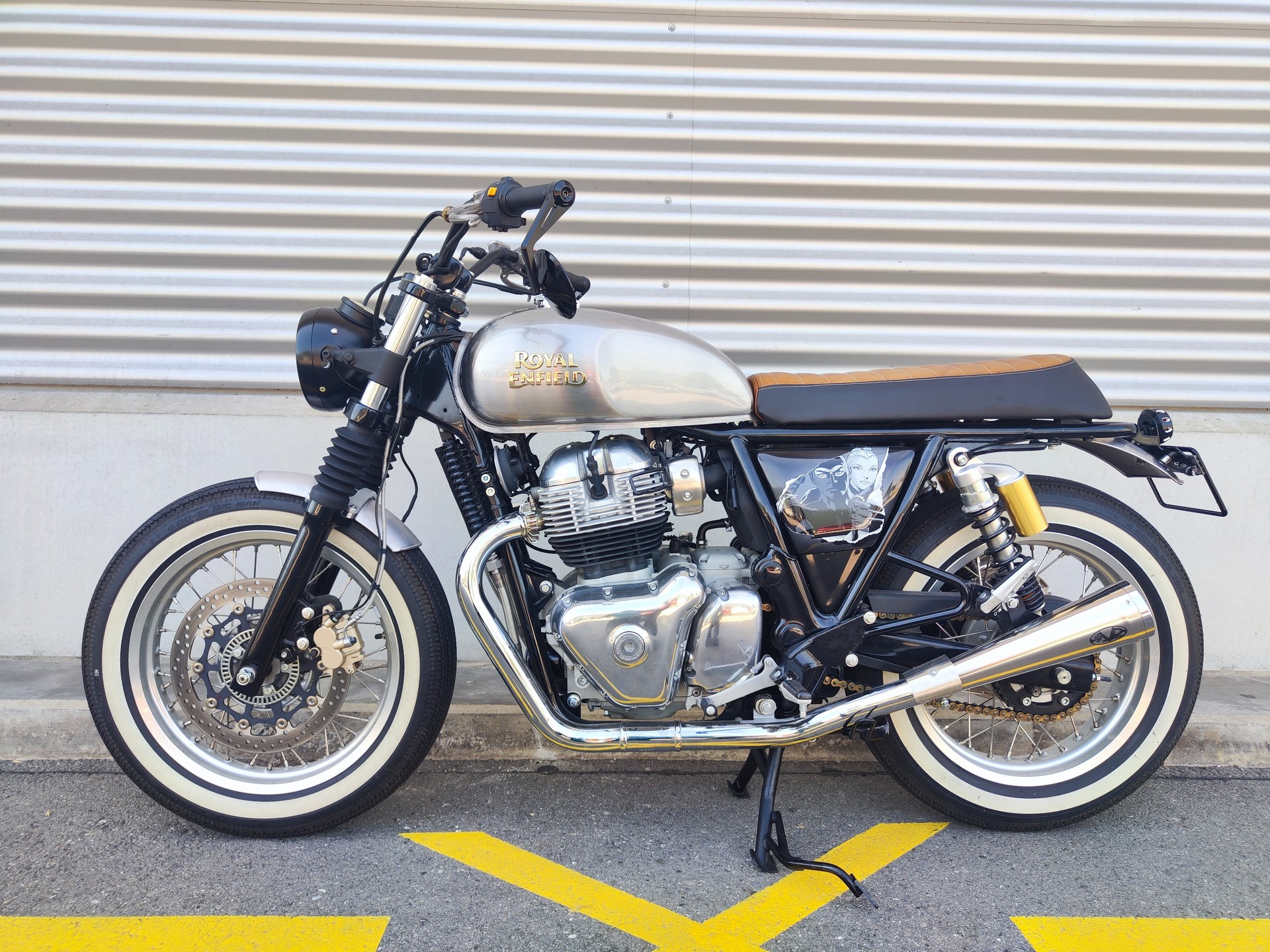 ROYAL ENFIELD Interceptor 650 Custom-showroom-element-1