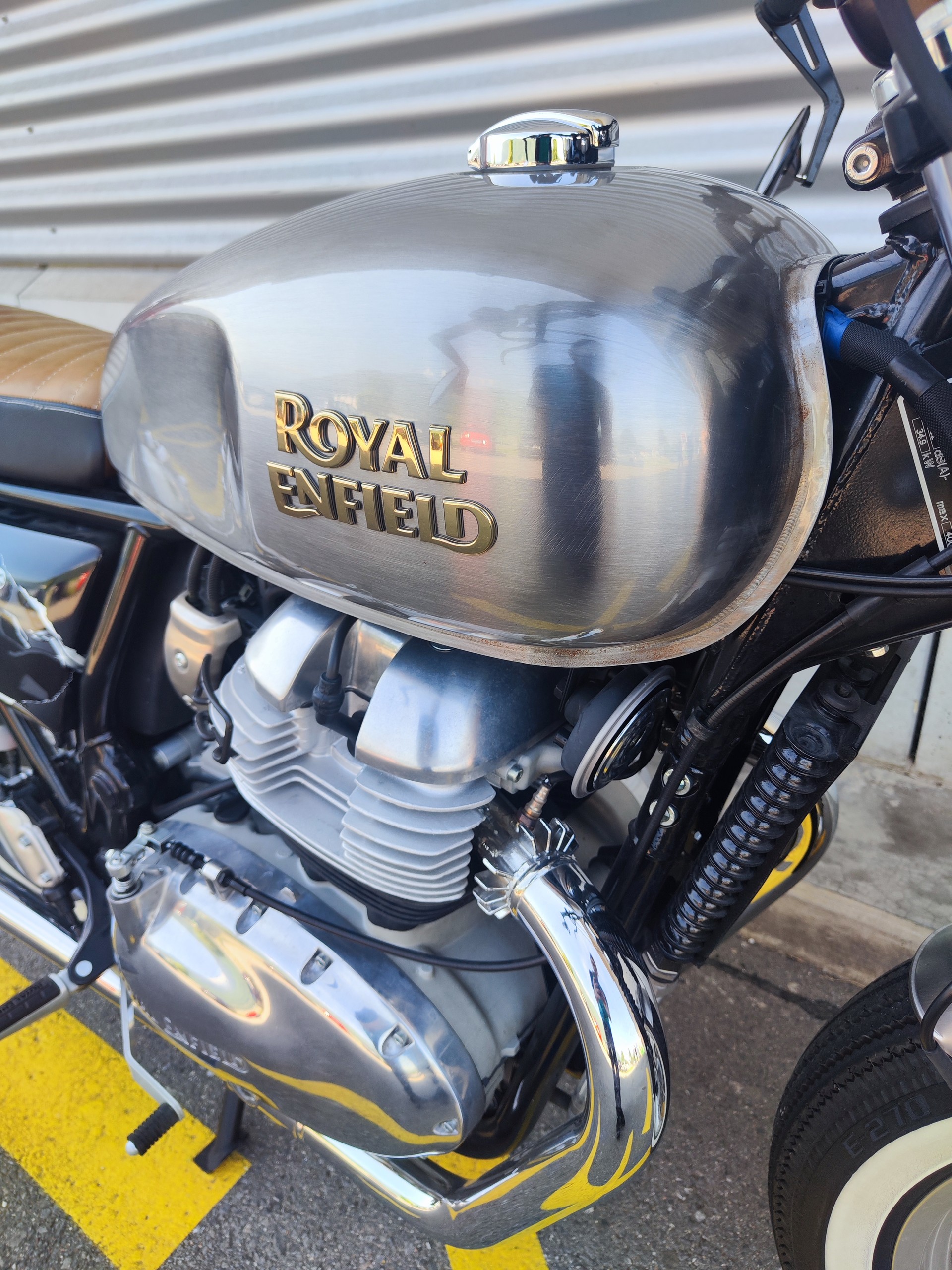 ROYAL ENFIELD Interceptor 650 Custom-showroom-element-3