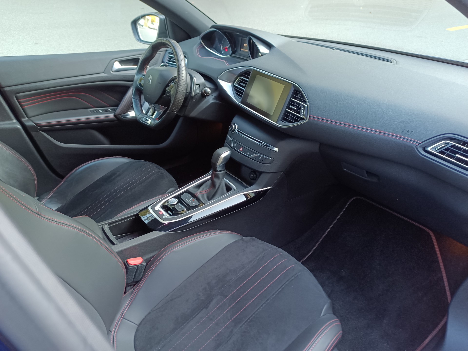PEUGEOT 308 SW 2.0 BlueHDI GT Automatic-image-9