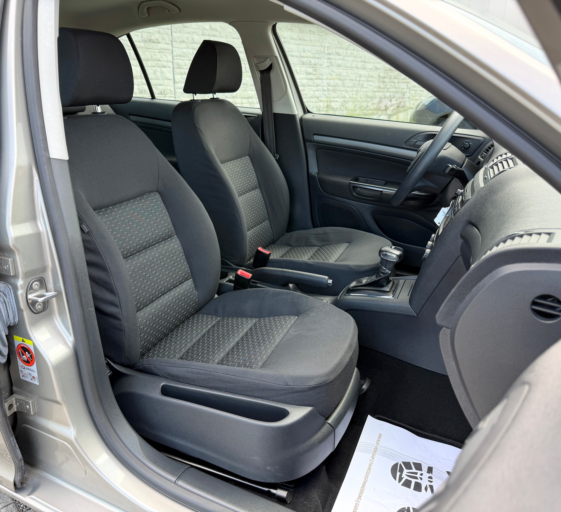 SKODA Octavia 1.4 TSI Classic DSG-image-17