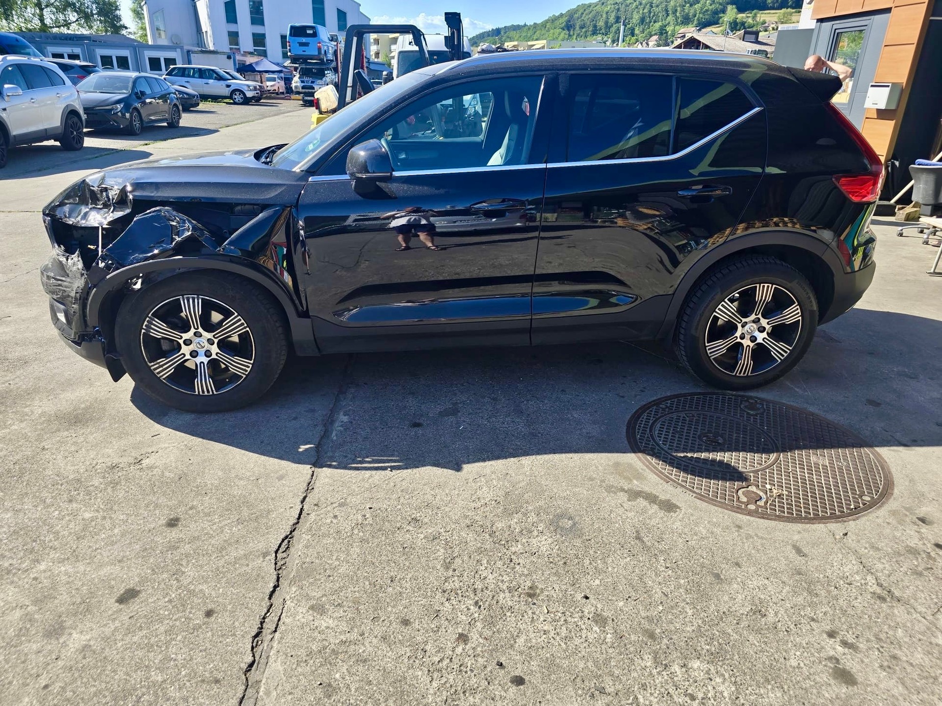 VOLVO XC40 D4 AWD Momentum Geartronic-image-3