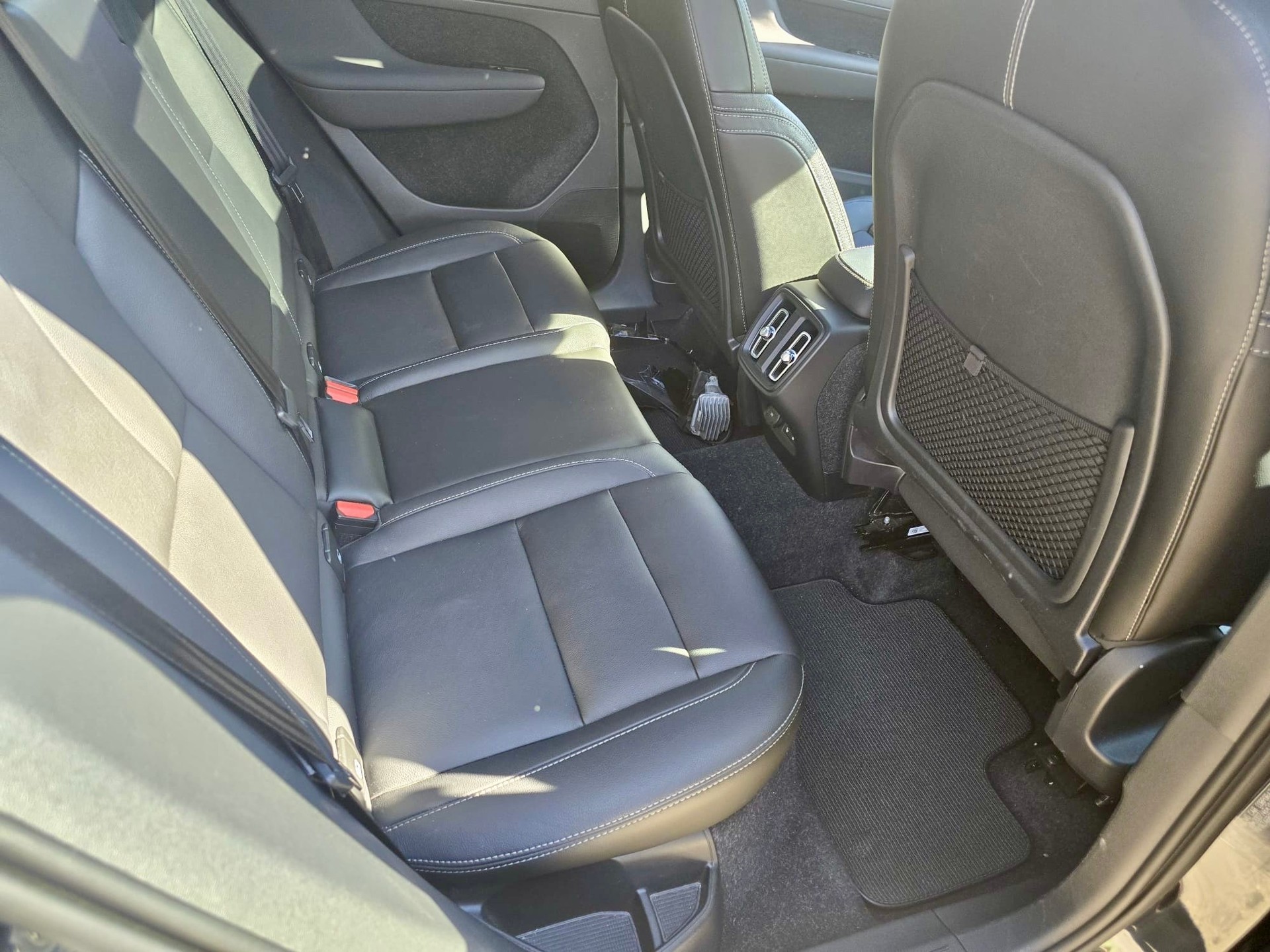 VOLVO XC40 D4 AWD Momentum Geartronic-image-11
