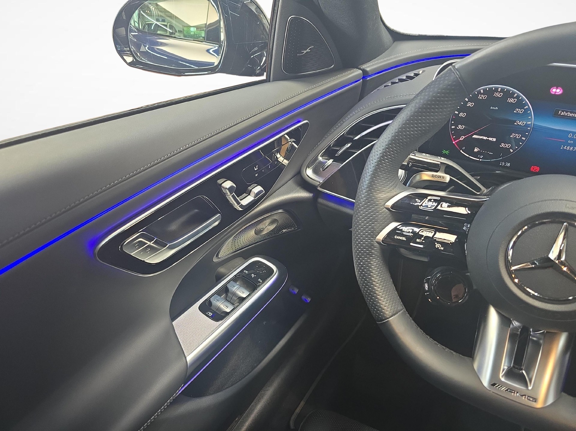 MERCEDES-BENZ E 53 AMG Hybrid 4MATIC+ Limousine-image-7