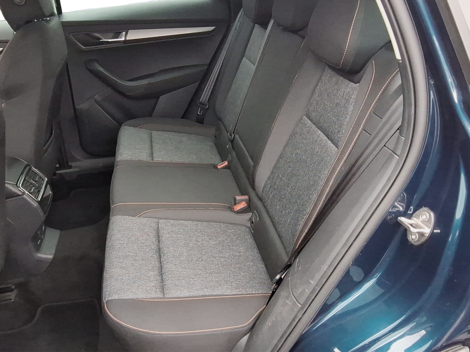 SKODA Karoq 2.0 TDI Clever 4x4 DSG-image-9
