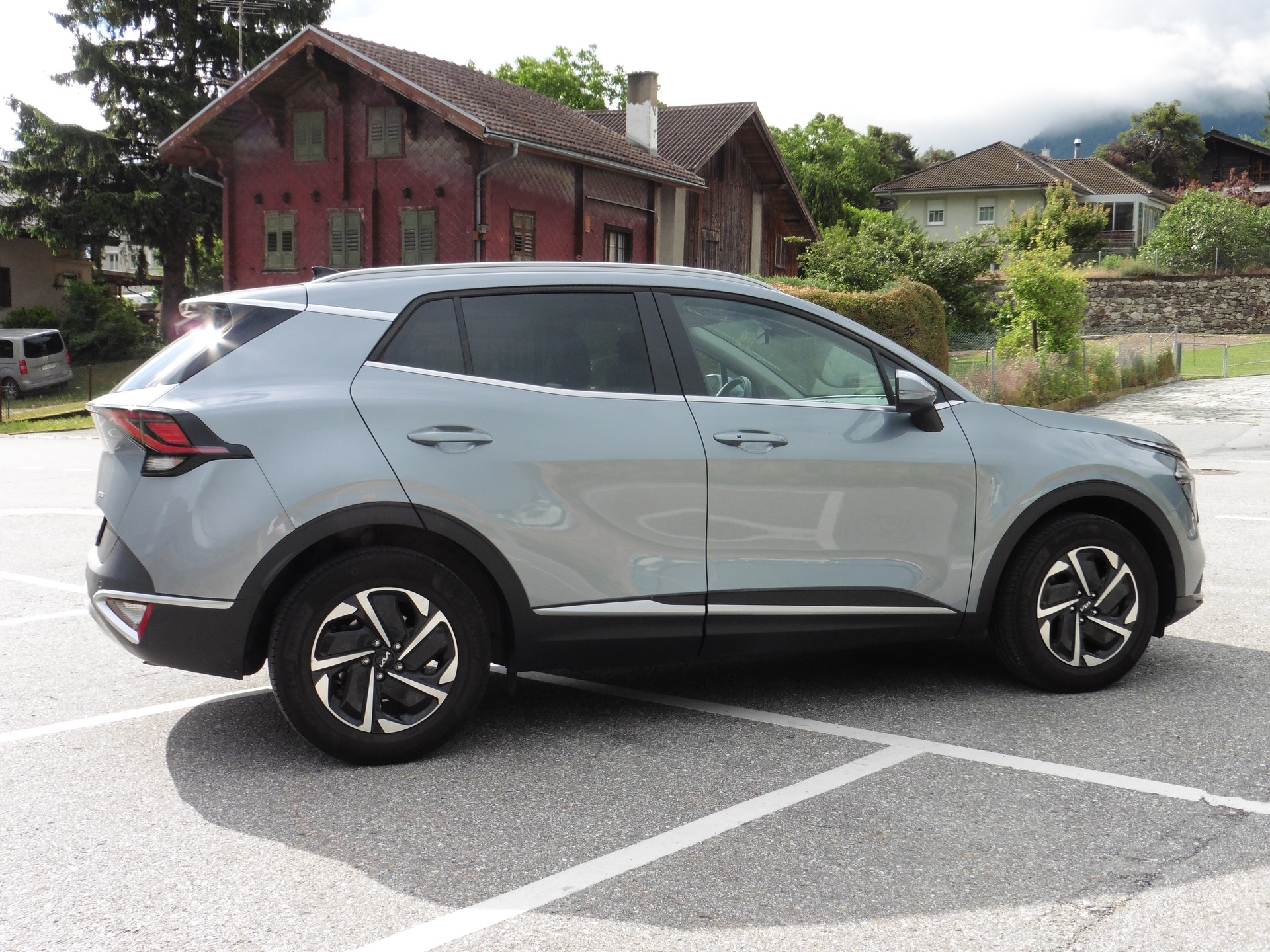 KIA Sportage 1.6T-GDi HEV Style 4x4 A-image-12