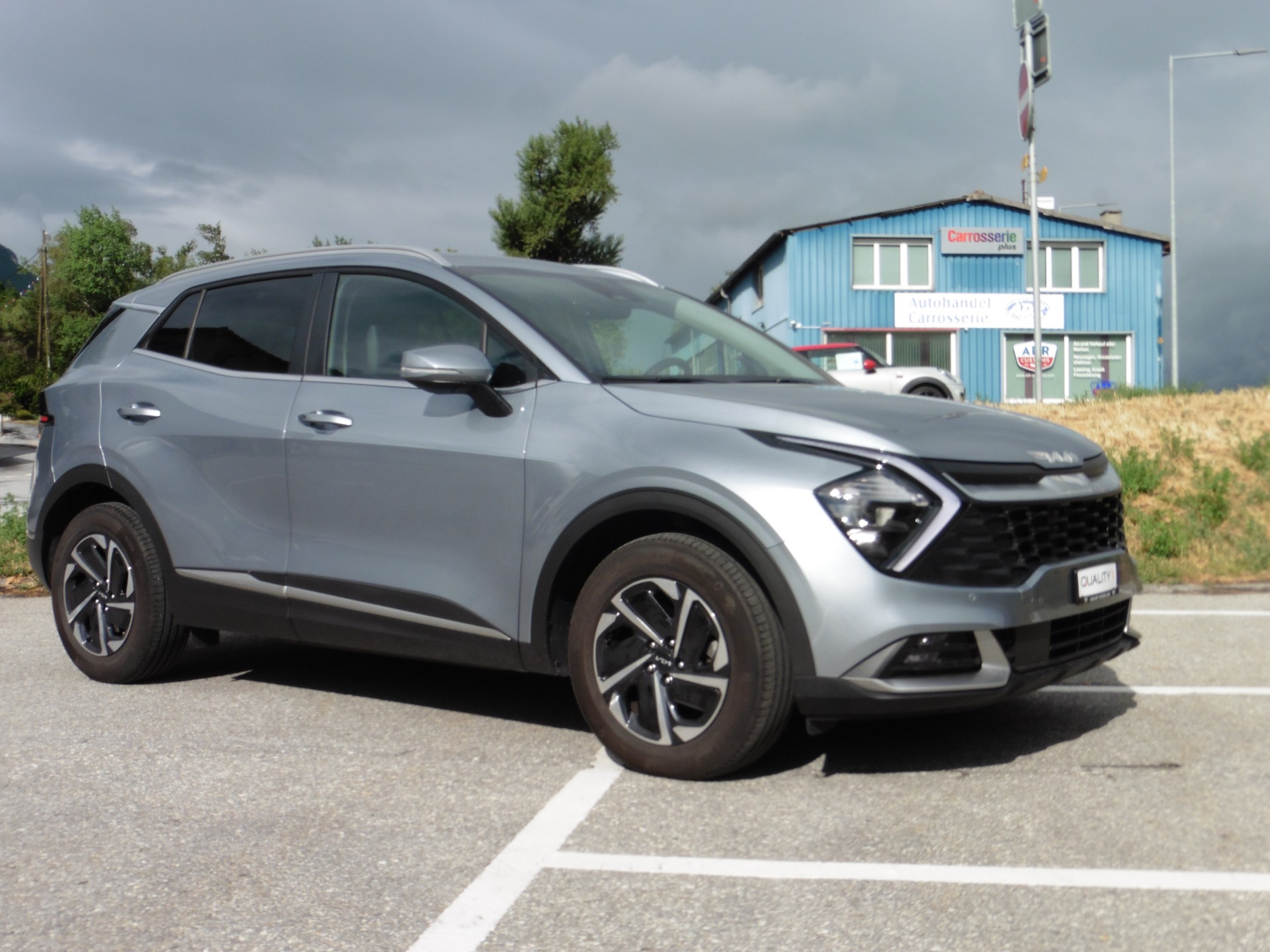 KIA Sportage 1.6T-GDi HEV Style 4x4 A-showroom-element-2