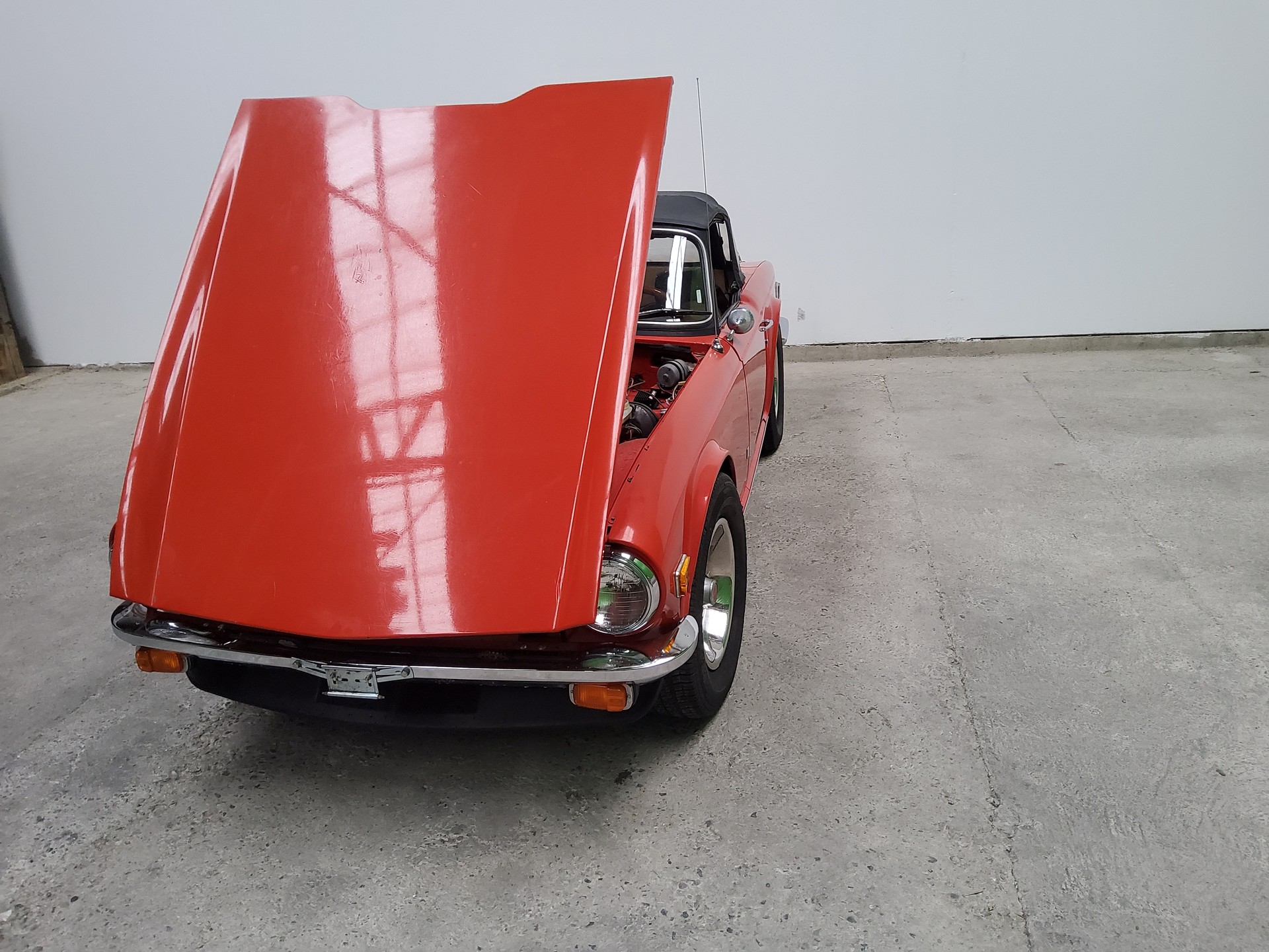 TRIUMPH TR6-showroom-element-3