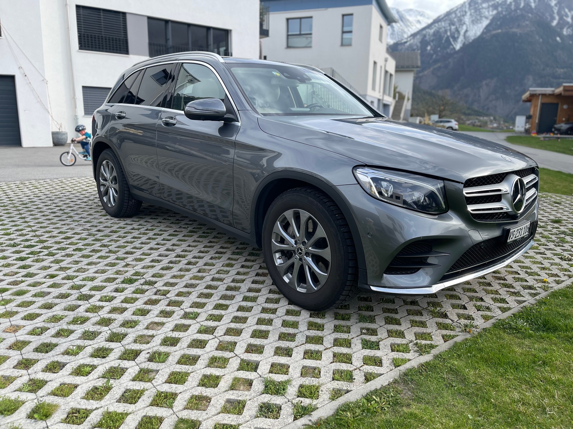 MERCEDES-BENZ GLC 250 d AMG Line 4m 9G-Tronic-image-2
