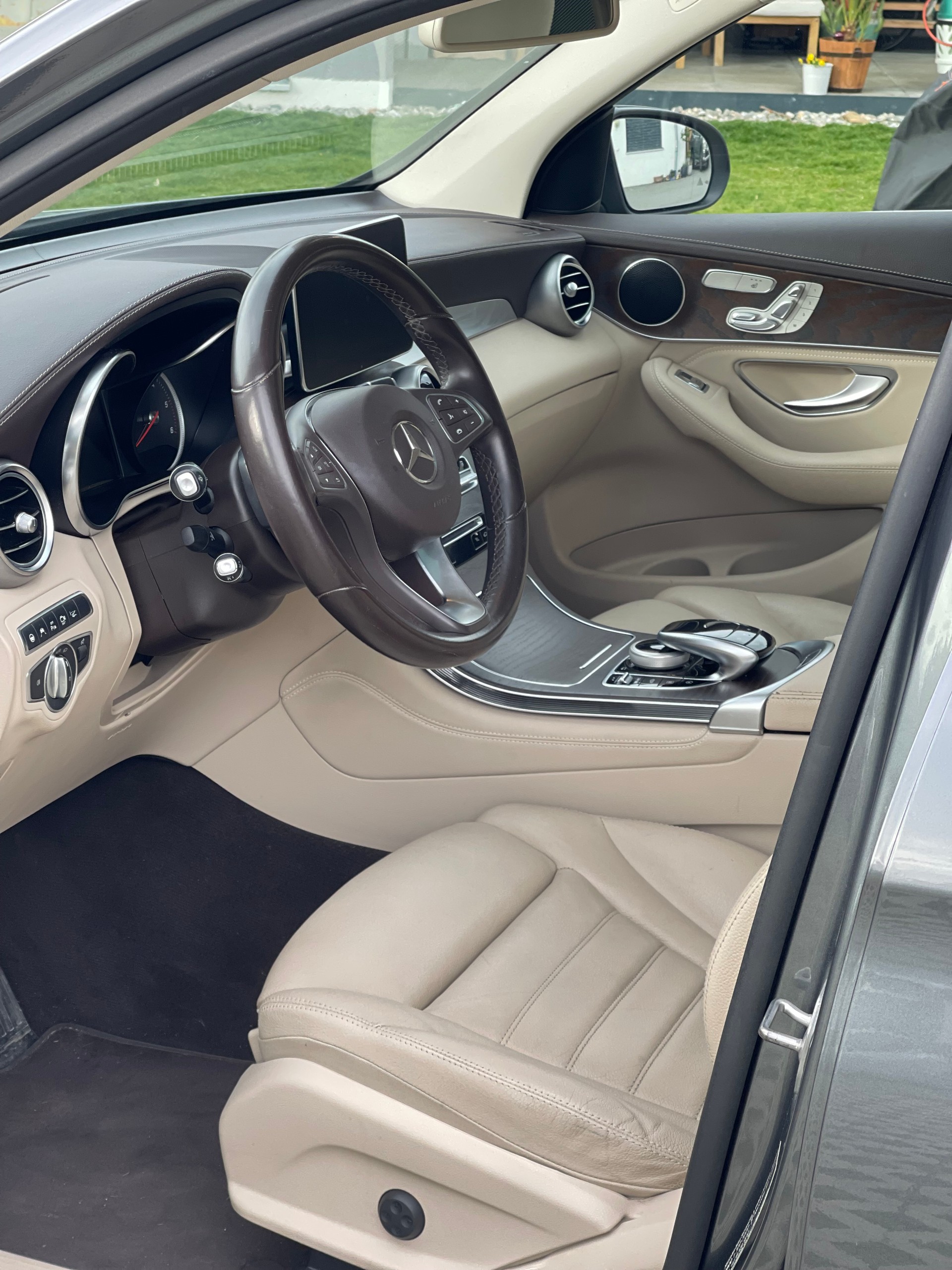 MERCEDES-BENZ GLC 250 d AMG Line 4m 9G-Tronic-image-8