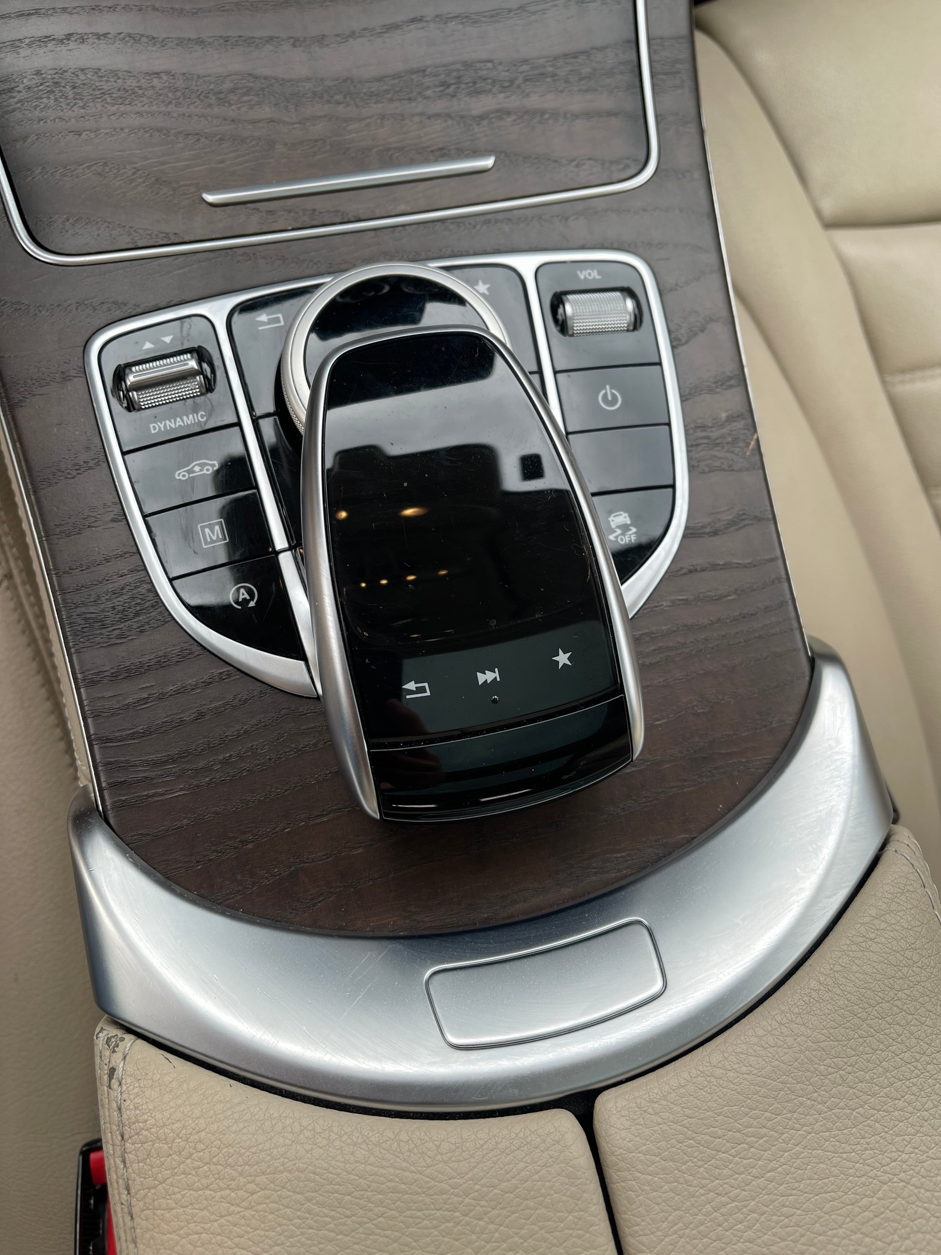 MERCEDES-BENZ GLC 250 d AMG Line 4m 9G-Tronic-image-13