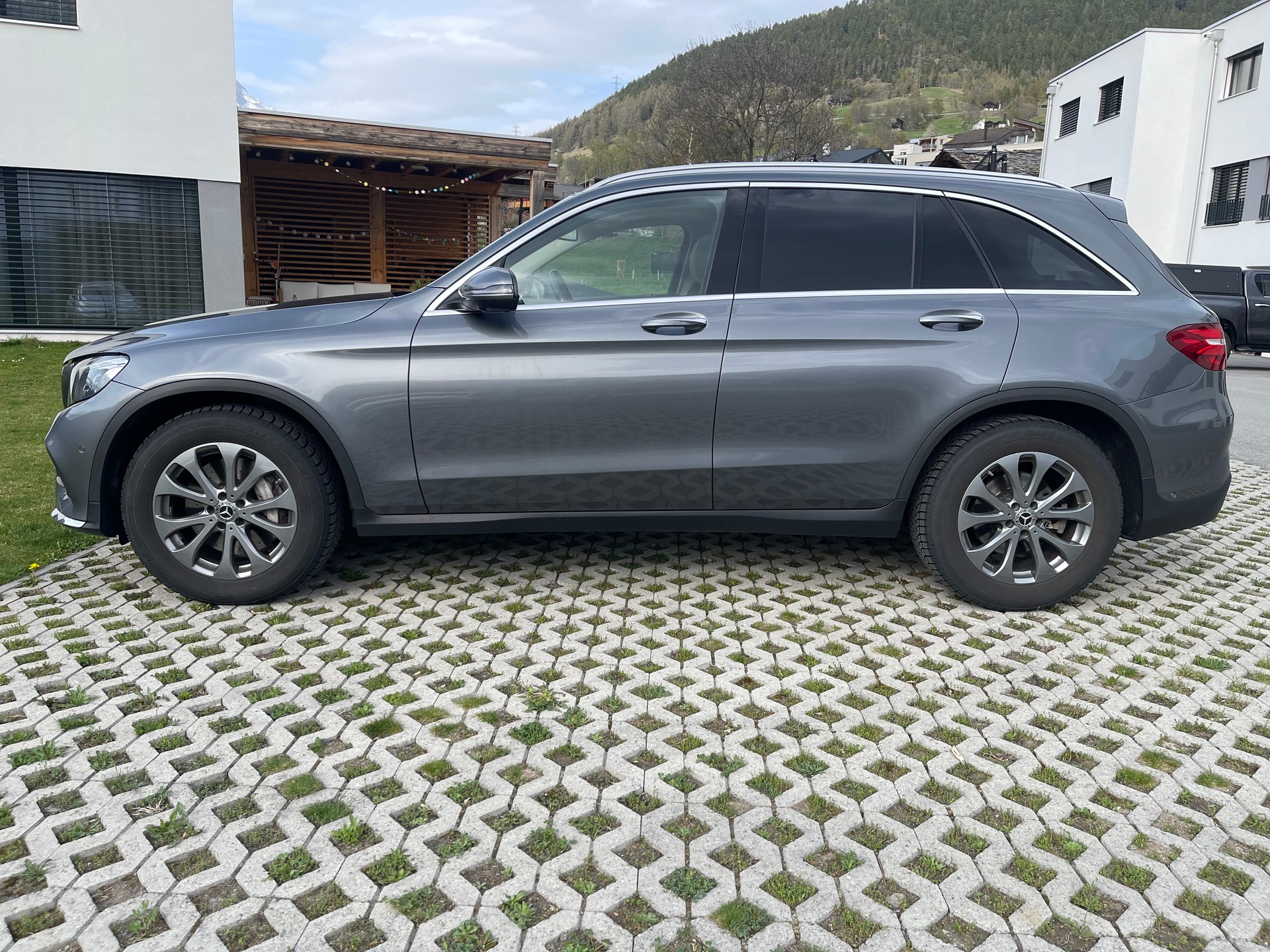 MERCEDES-BENZ GLC 250 d AMG Line 4m 9G-Tronic-image-7