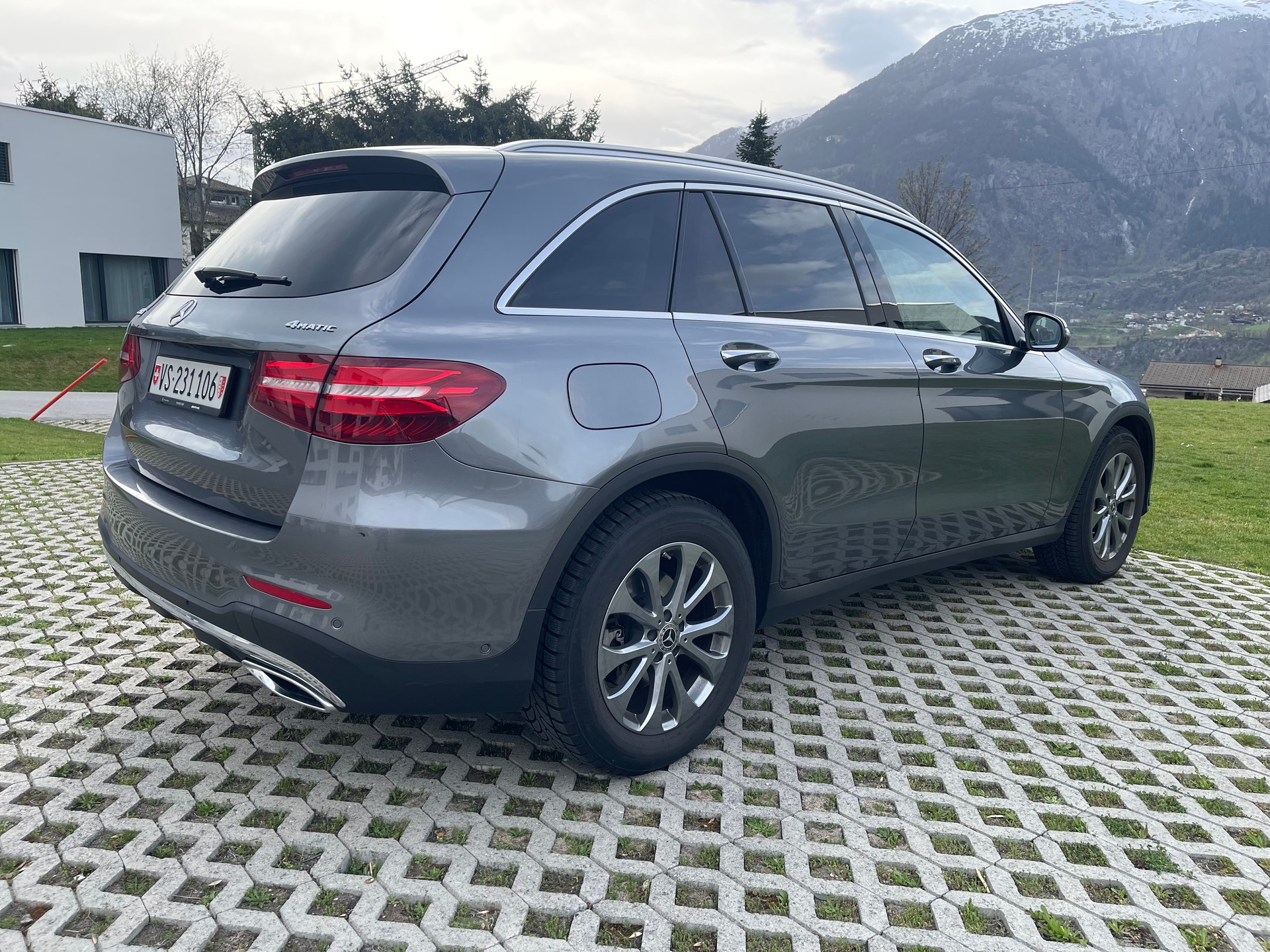 MERCEDES-BENZ GLC 250 d AMG Line 4m 9G-Tronic-image-4