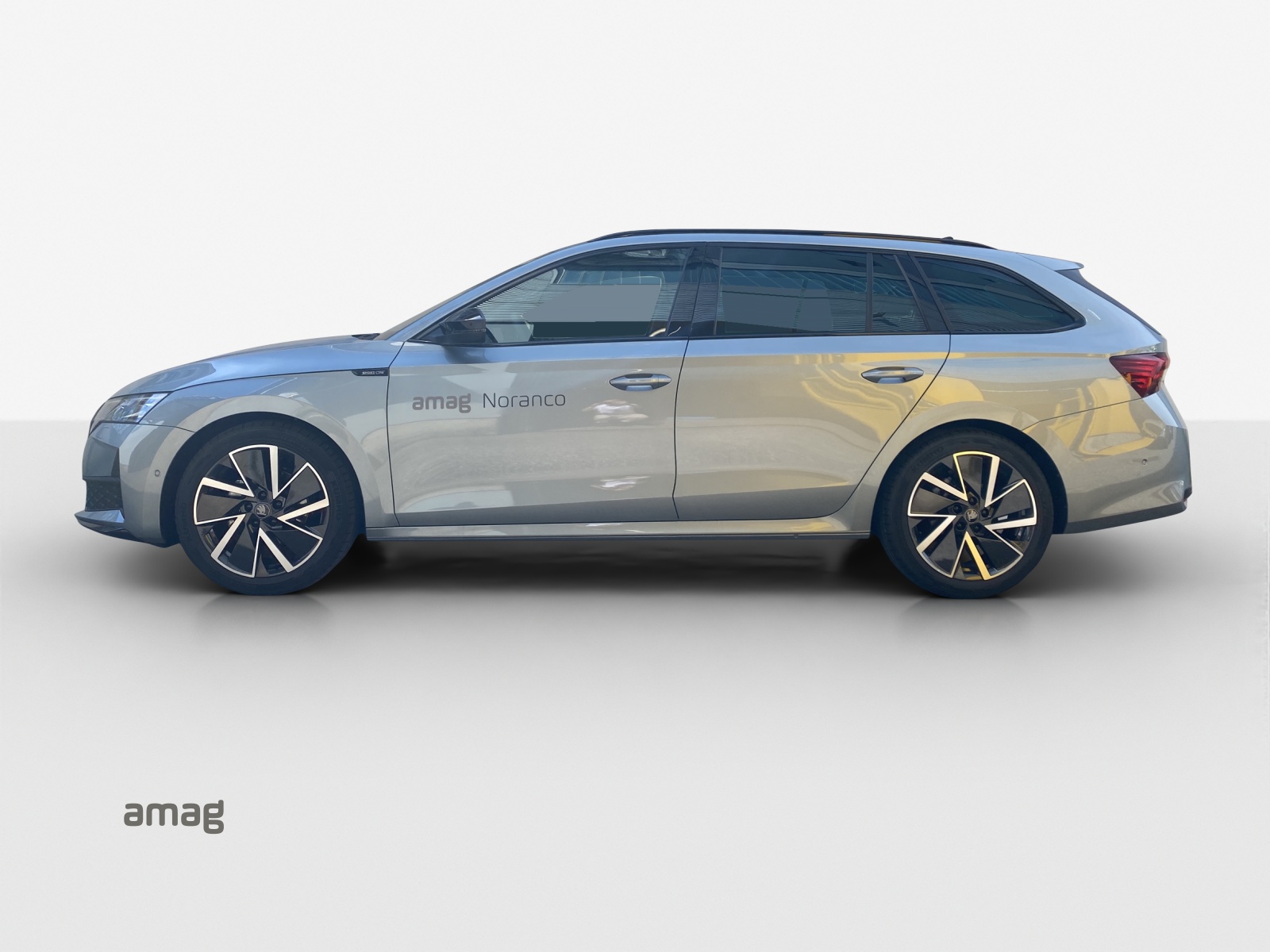 SKODA Octavia Combi 1.5 TSI mHEV DSG Sport Line-showroom-element-1