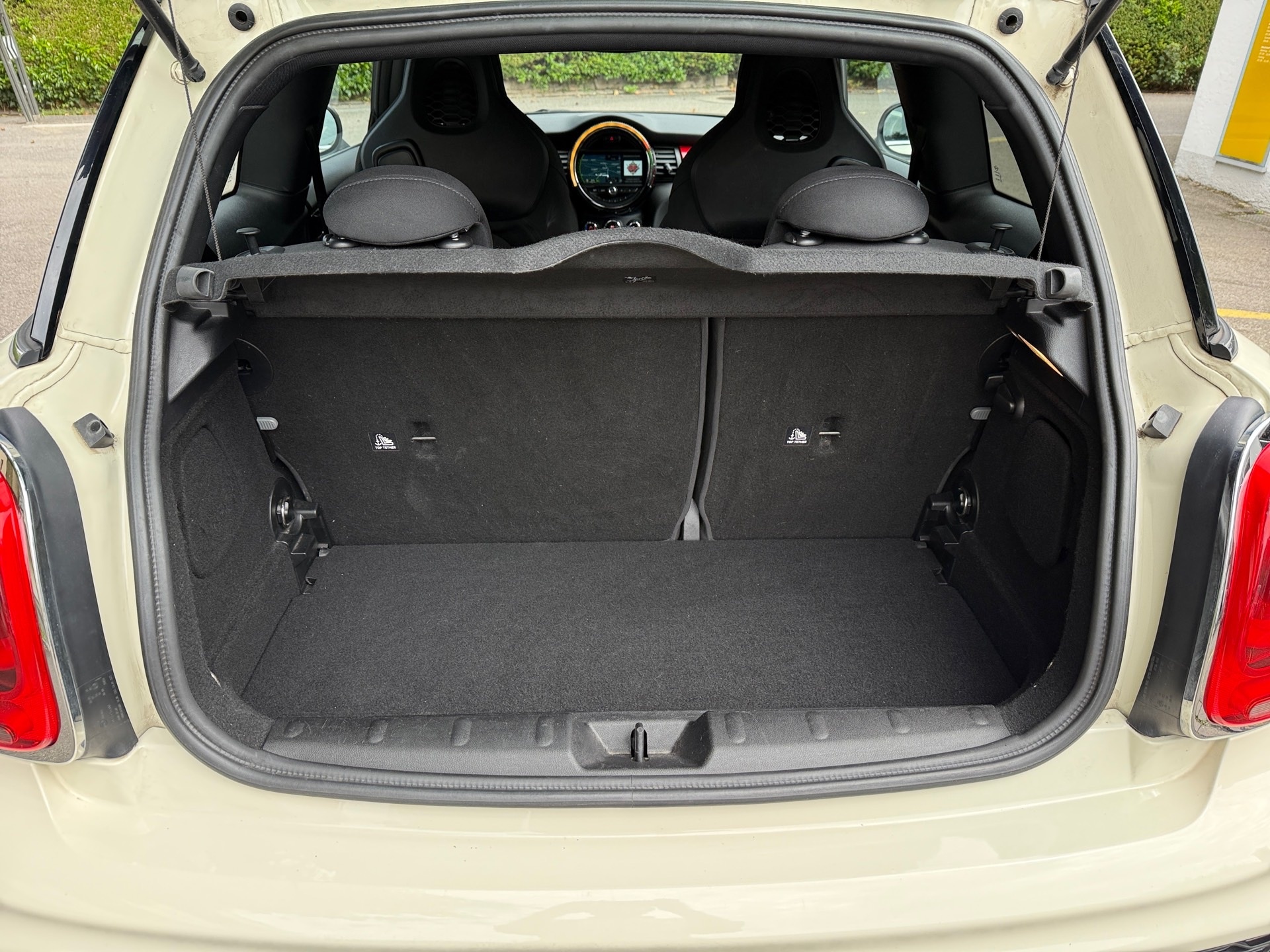MINI Cooper John Cooper Works-image-11
