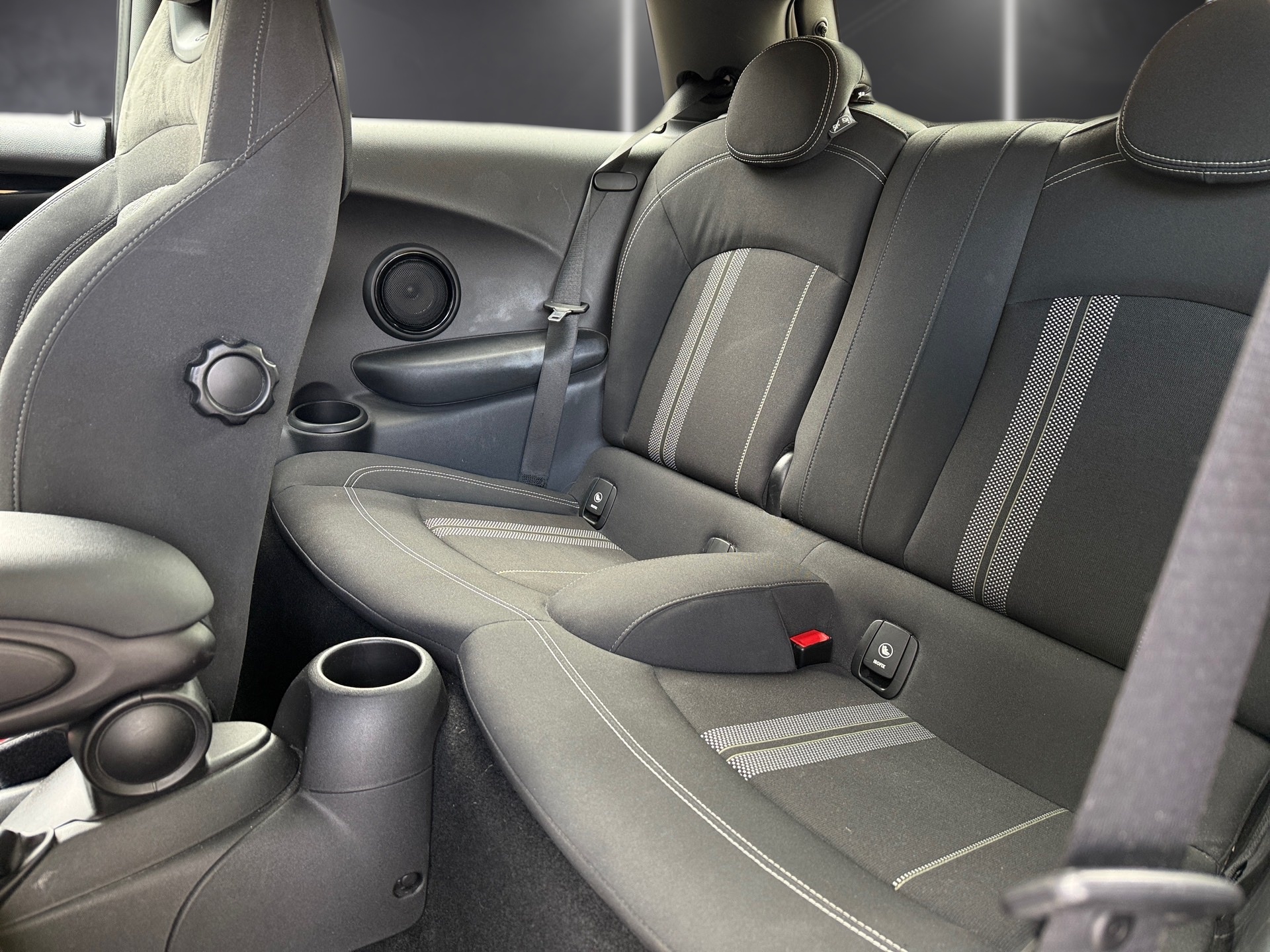MINI Cooper John Cooper Works-image-10