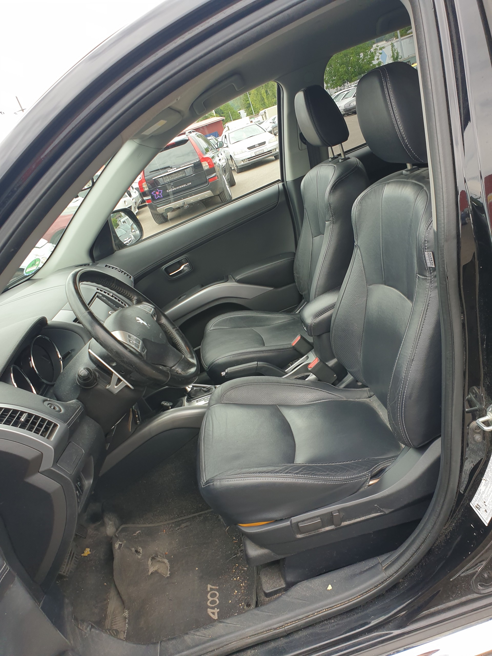 PEUGEOT 4007 2.2 HDi Platinum Edition DCS6-image-10