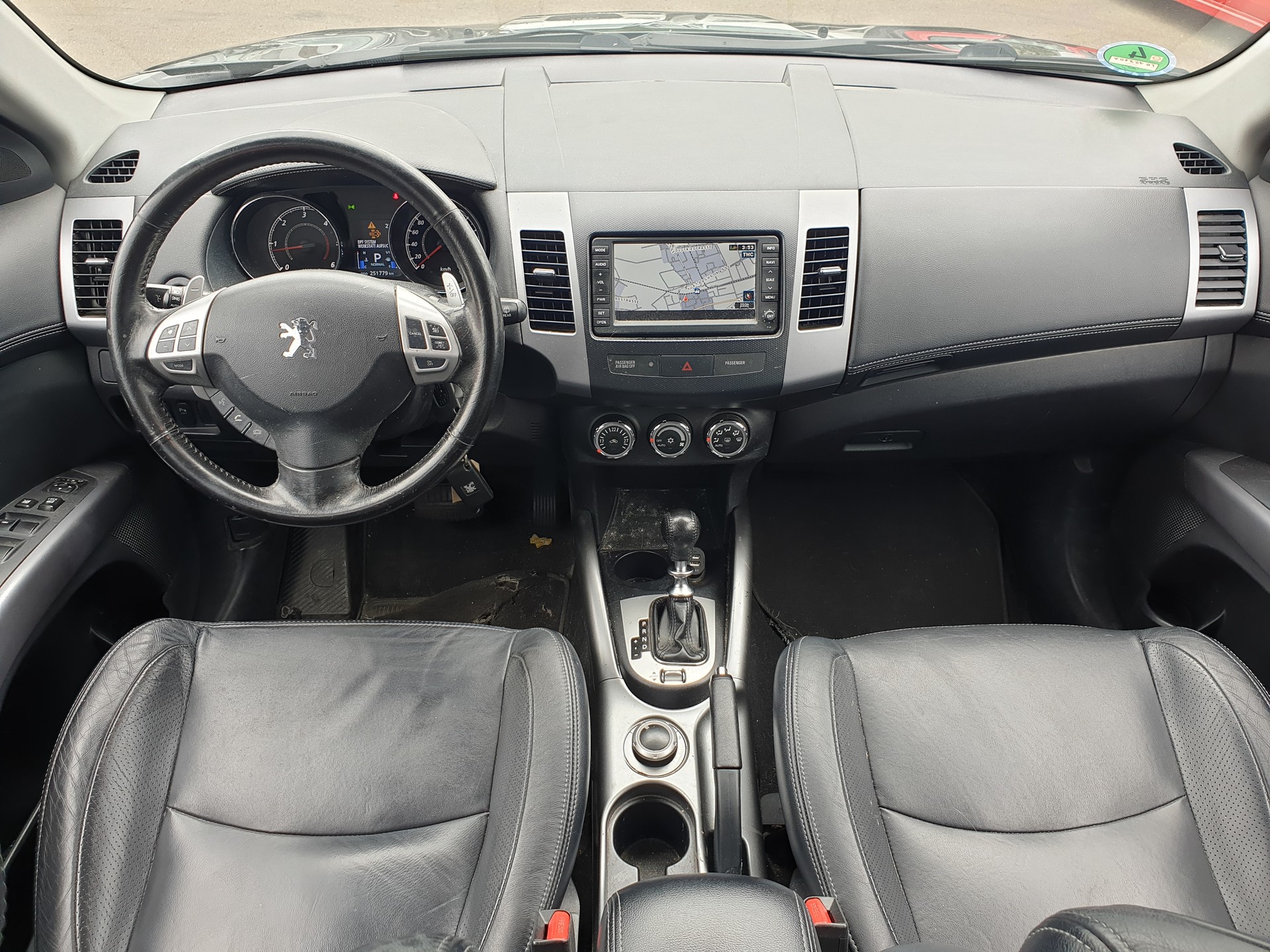 PEUGEOT 4007 2.2 HDi Platinum Edition DCS6-image-6