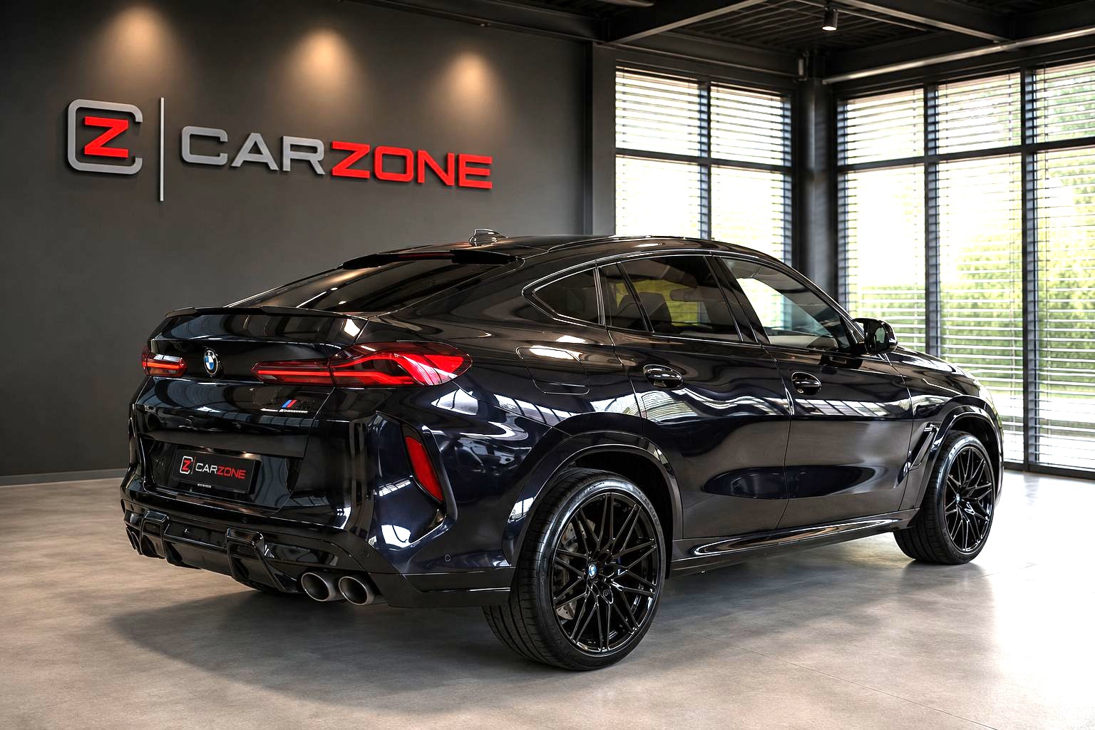 BMW X6M Steptronic M Competition // MASSAGE SITZE // WERKSGARANTIE BIS 05.2028 // PANORAMA GLASDACH // AHK //-image-3