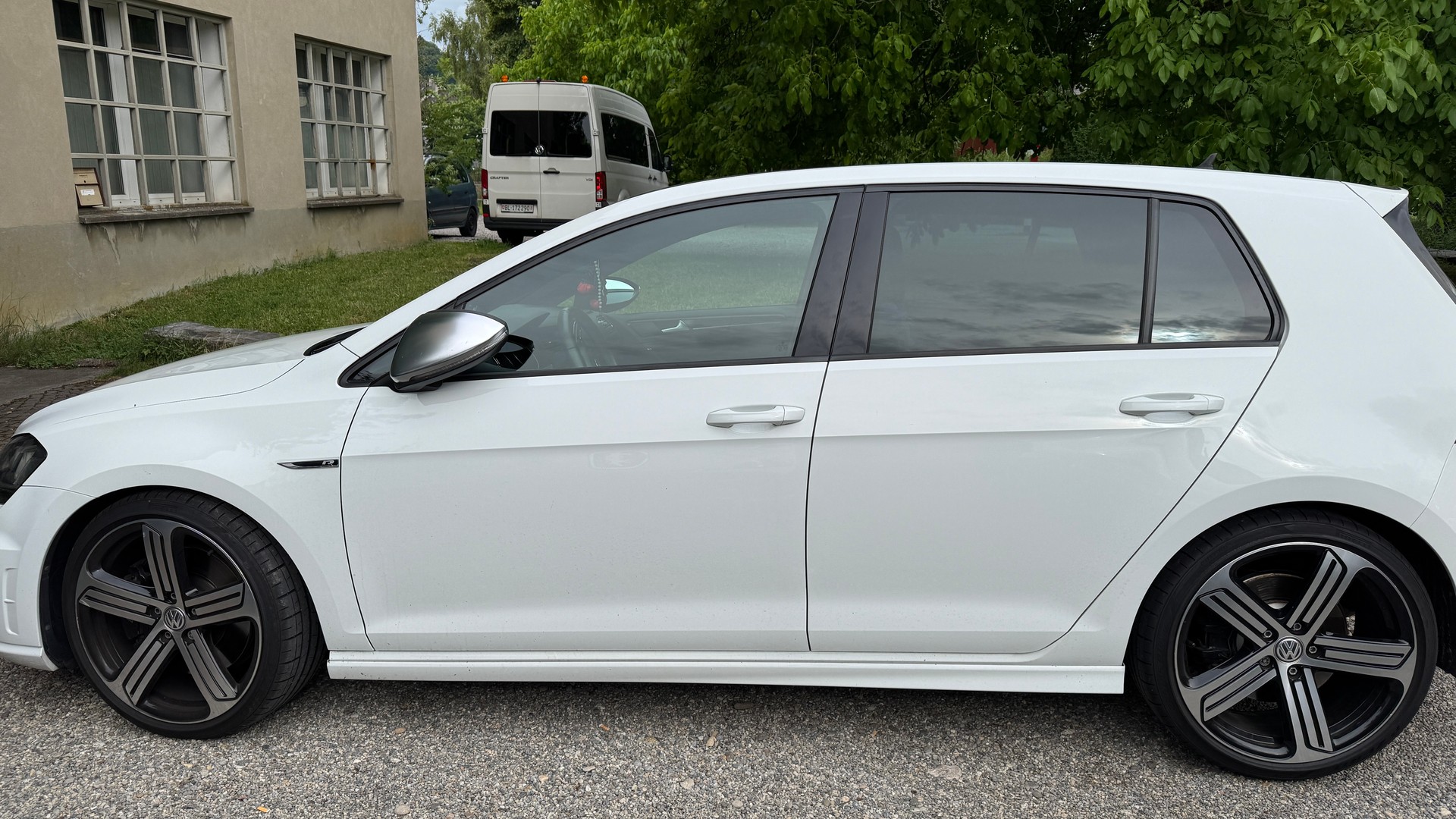 VW Golf 2.0 TSI R 4Motion-showroom-element-3
