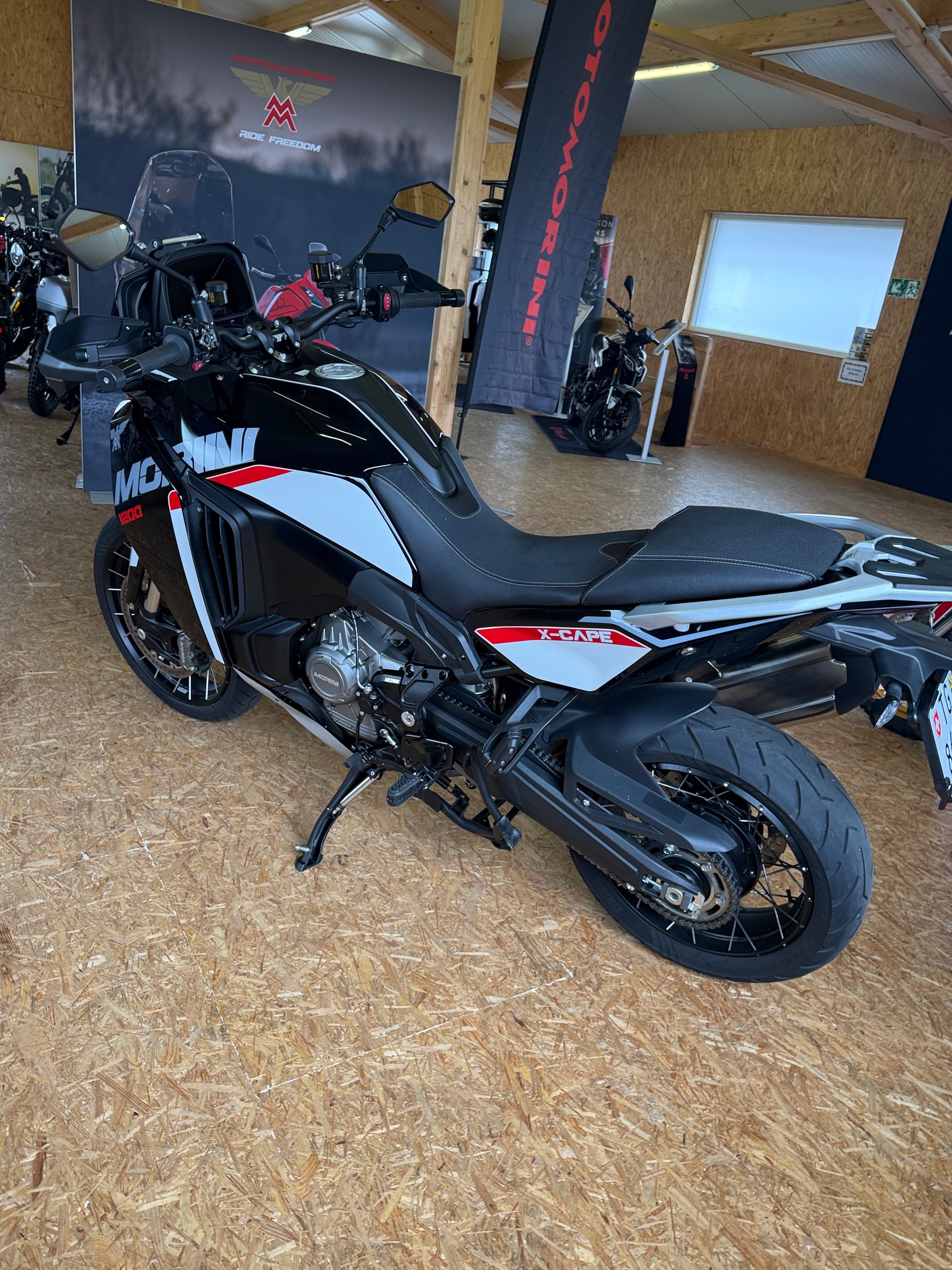 MOTO MORINI X-CAPE 1200-image-4