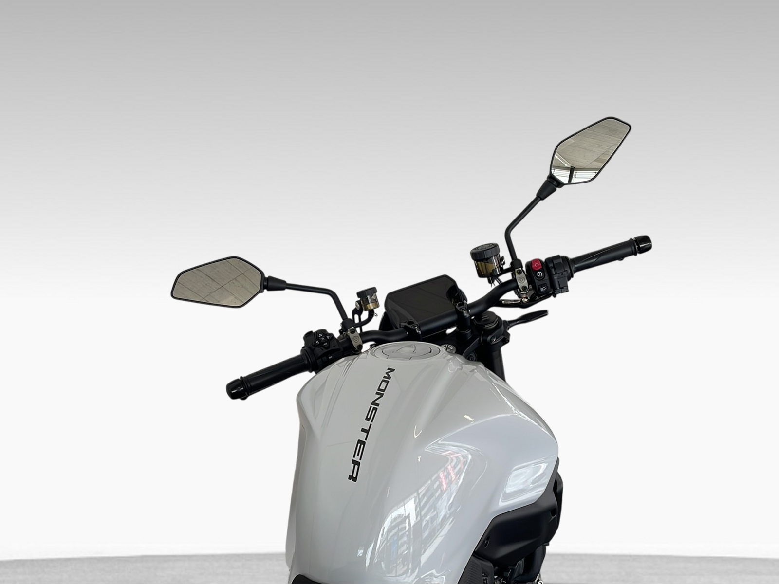 DUCATI 890 Monster + ABS-image-6