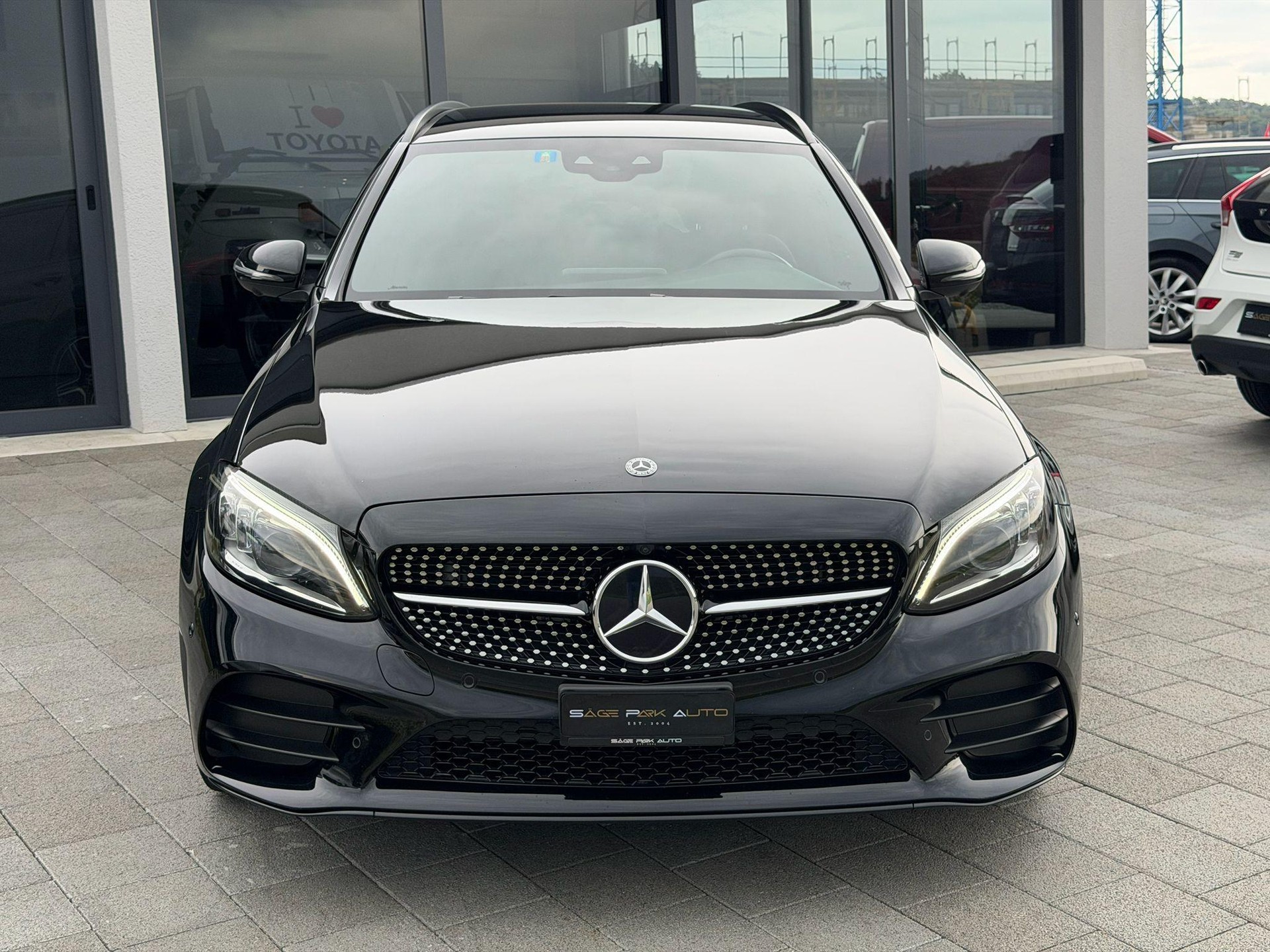 MERCEDES-BENZ C 200 Swiss Star AMG Line 4m Kombi-showroom-element-2