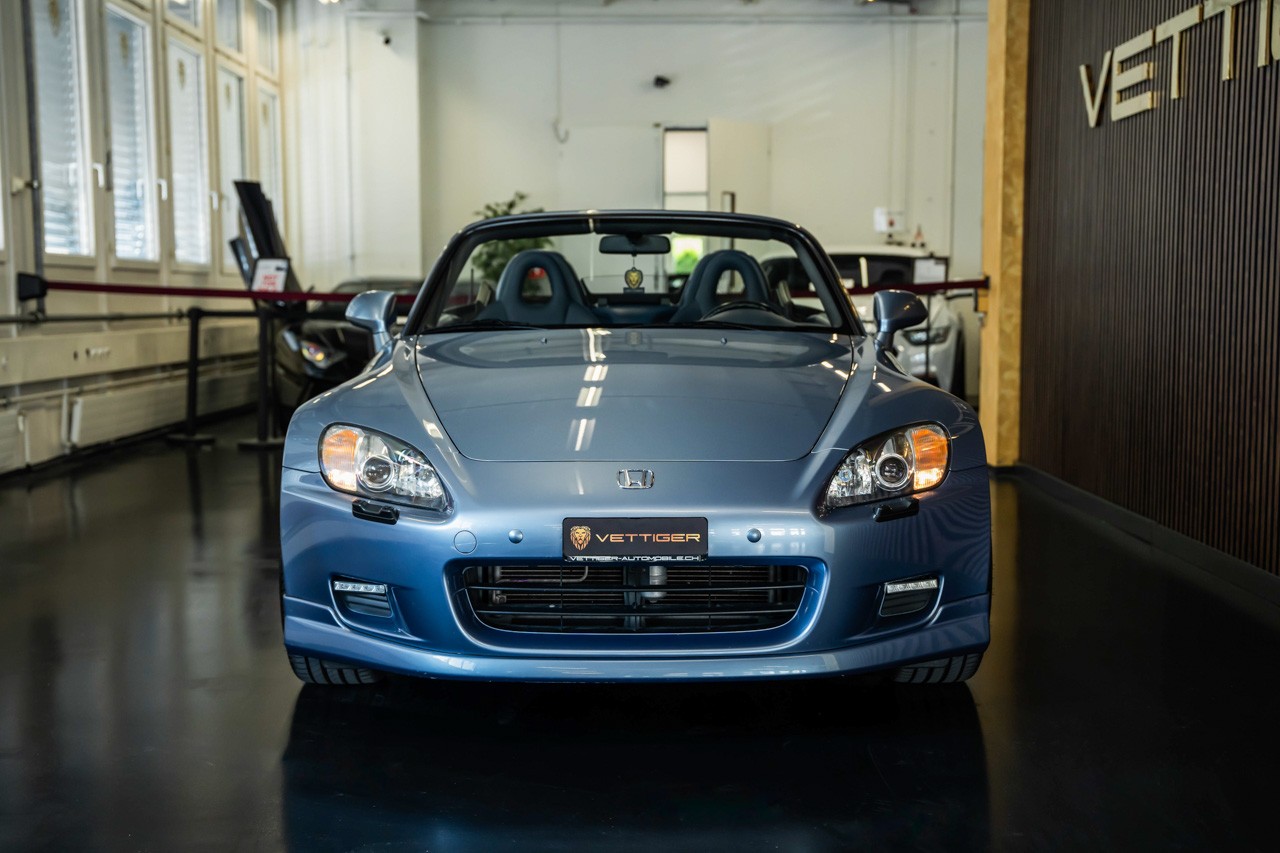 HONDA S2000-showroom-element-3