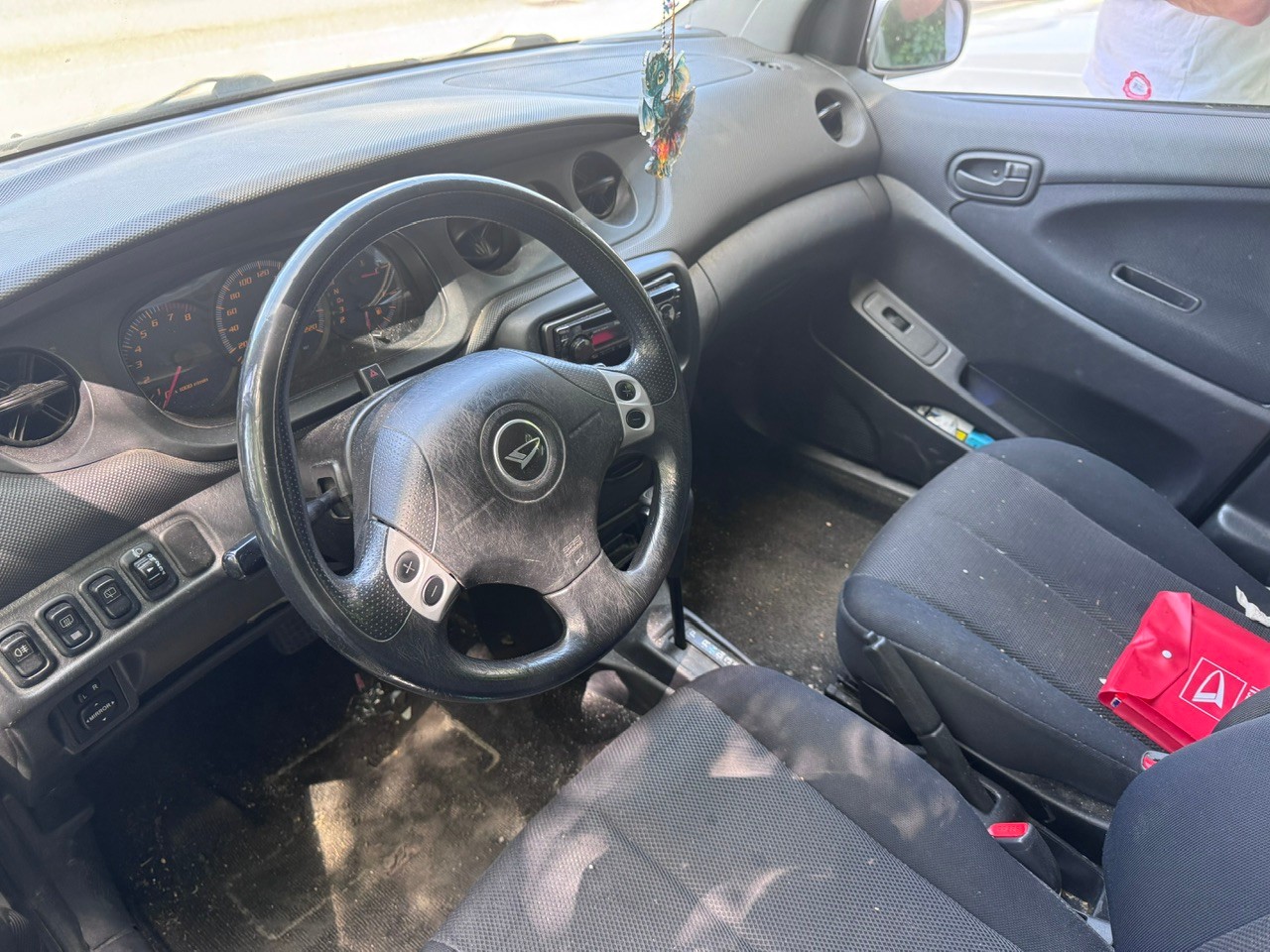 DAIHATSU YRV 1.3i 16V V-Line-image-5