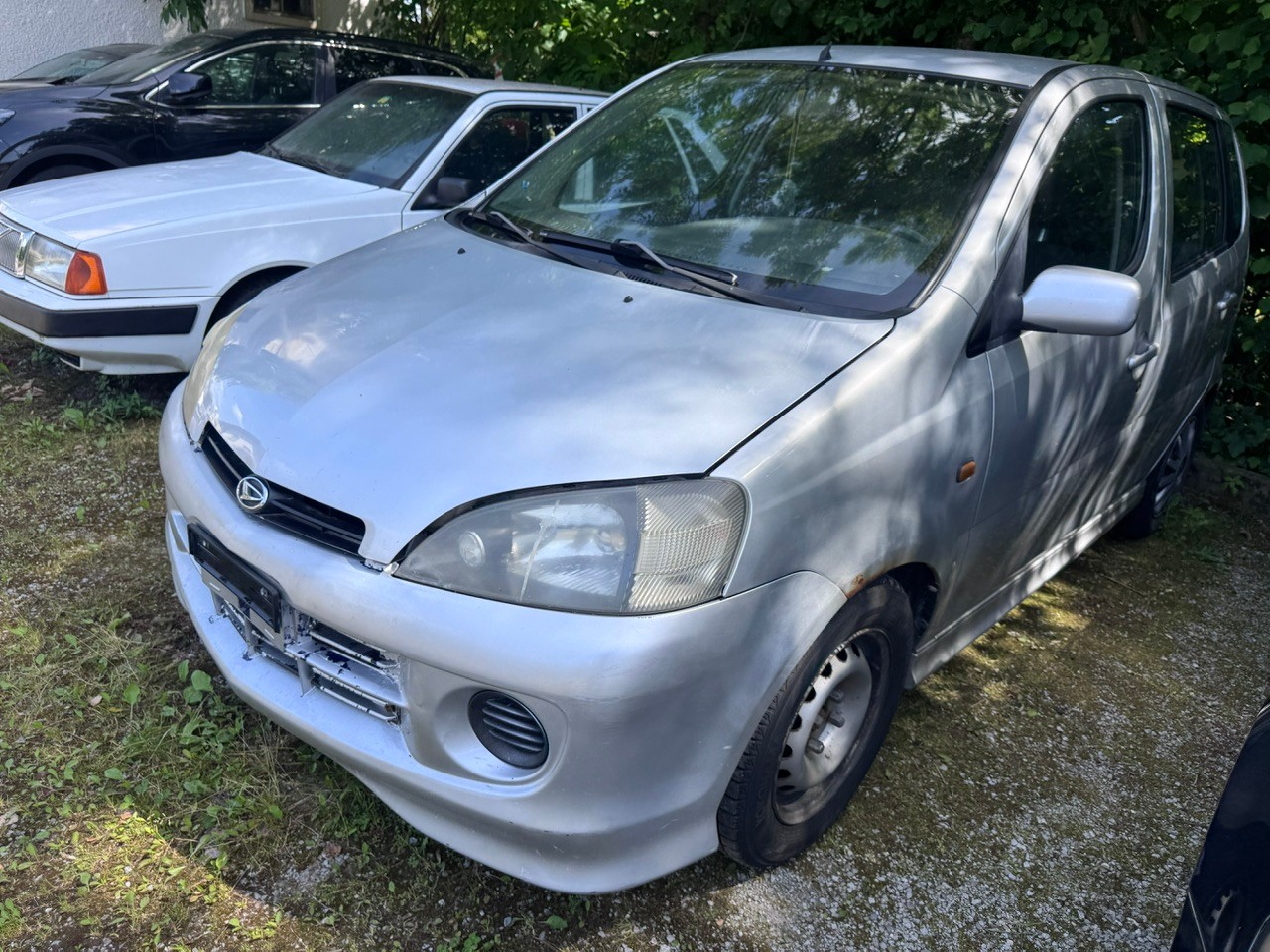 DAIHATSU YRV 1.3i 16V V-Line-image-1